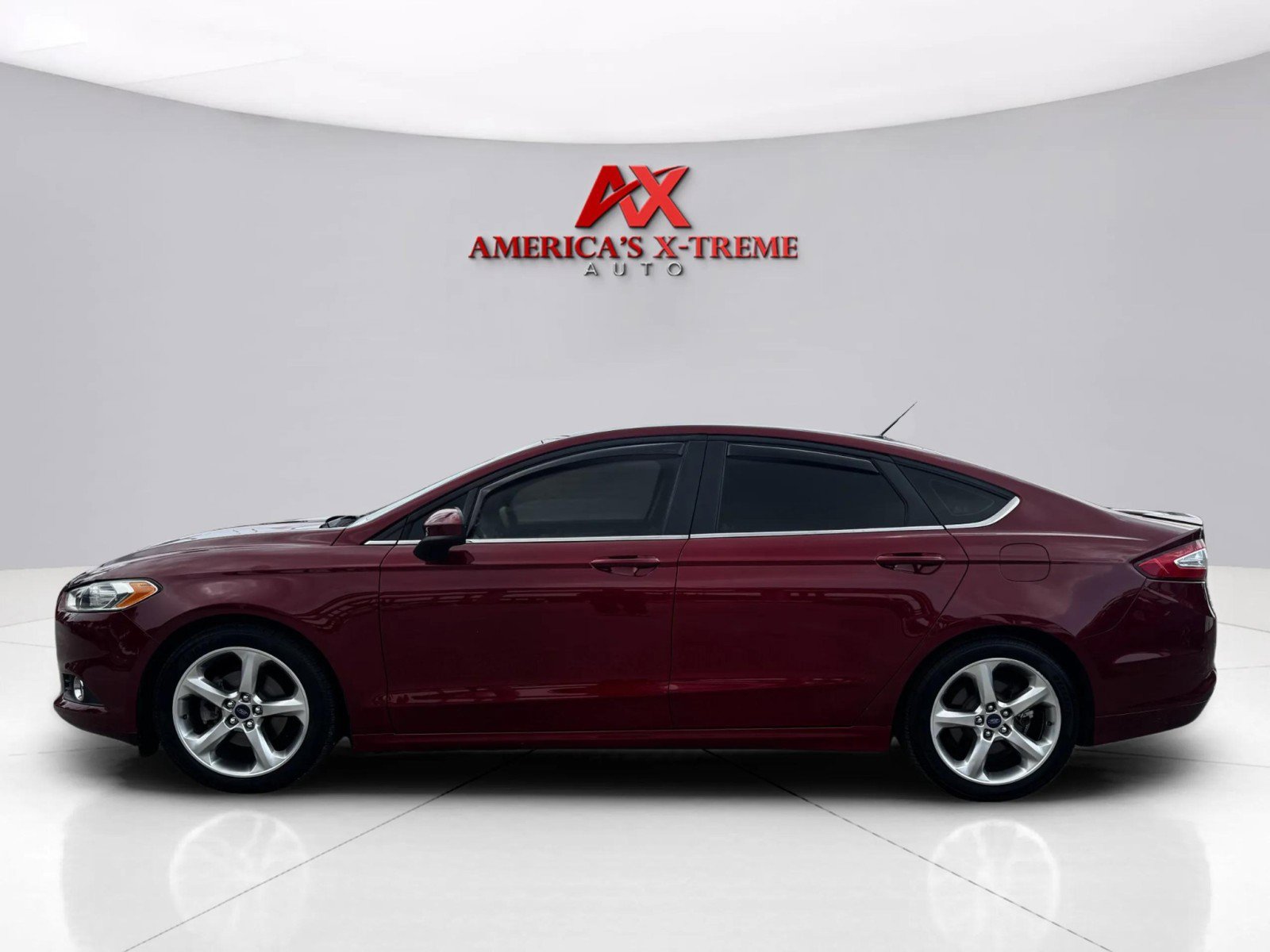 2016 Ford Fusion S photo 2