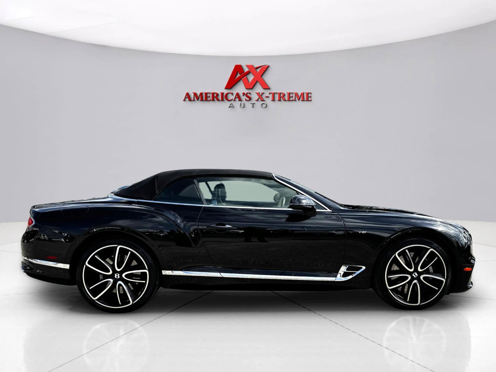 2022 Bentley Continental GT V8 photo 3