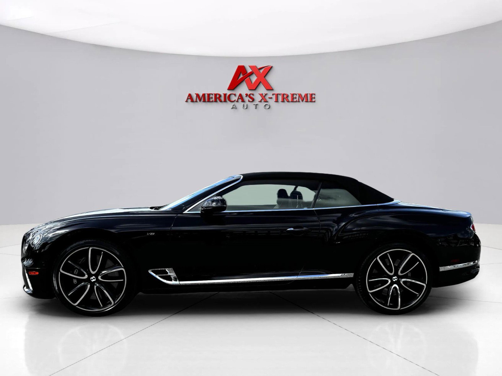2022 Bentley Continental GT V8 photo 2
