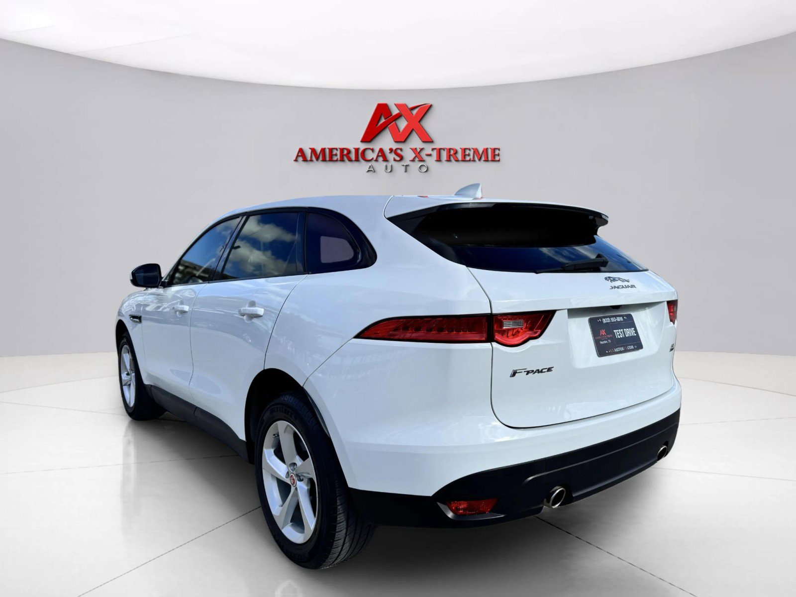 2018 Jaguar F-PACE Premium photo 3