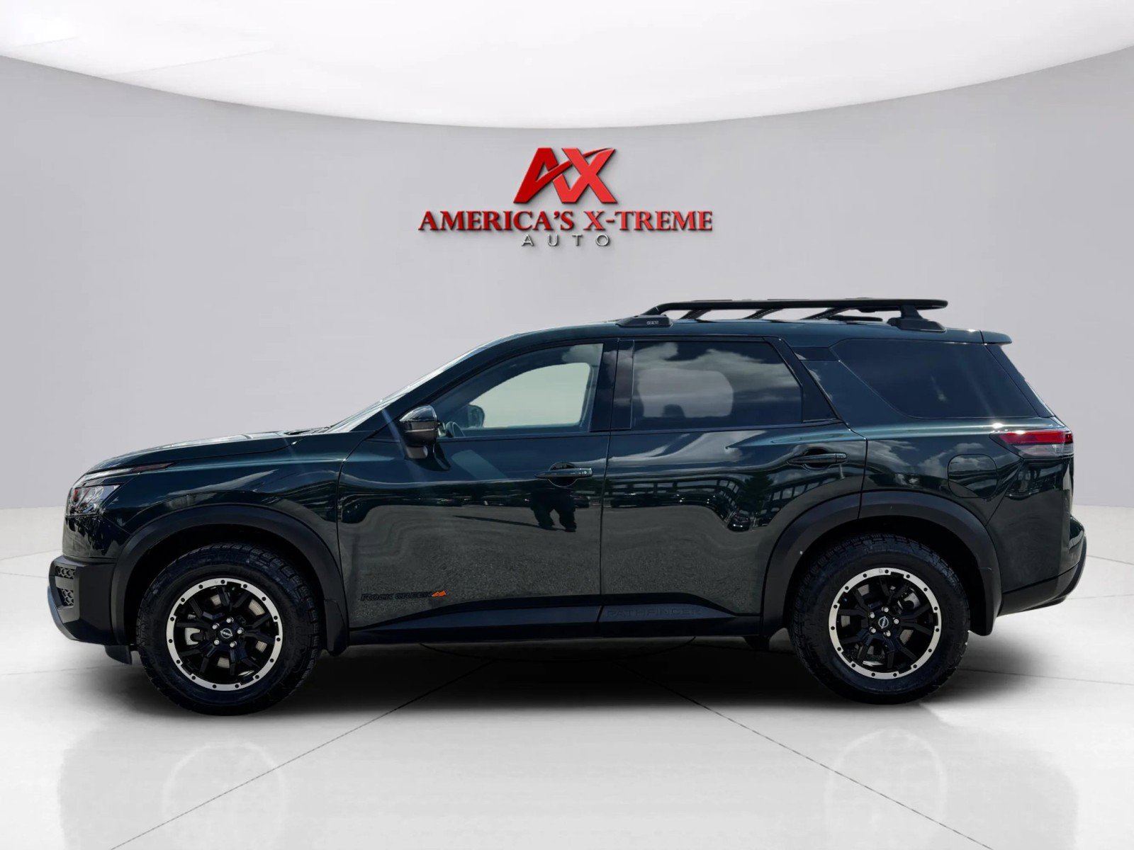 2024 Nissan Pathfinder Rock Creek photo 2