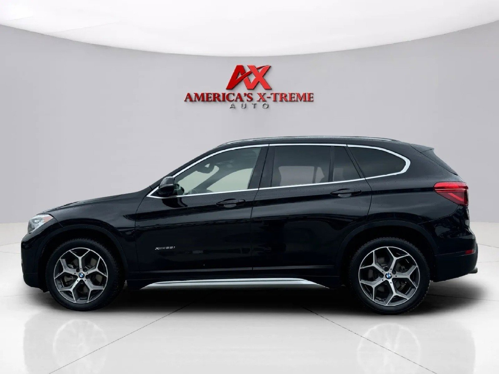 2018 Bmw X1 XDrive28i photo 2