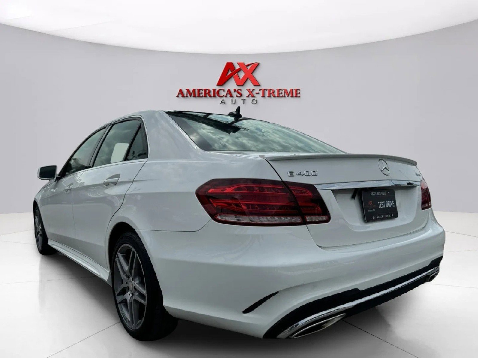 2015 Mercedes Benz E 400 4MATIC photo 3
