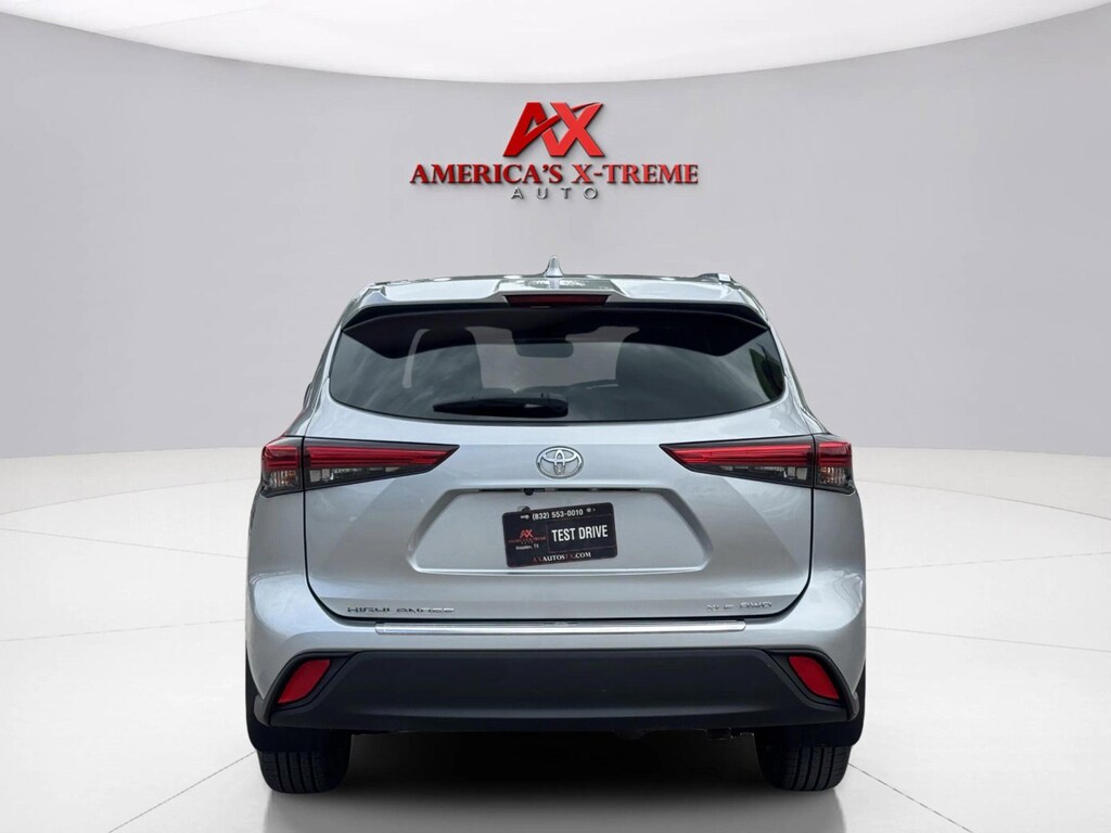 Used 2021 Toyota Highlander XLE SUV