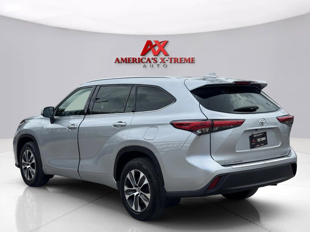 Used 2021 Toyota Highlander XLE SUV