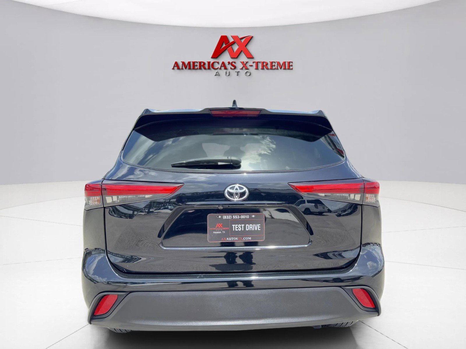 2020 Toyota Highlander L photo 4