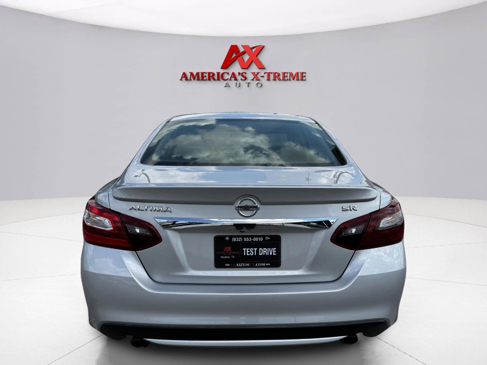 2017 Nissan Altima 2.5 SR photo 4