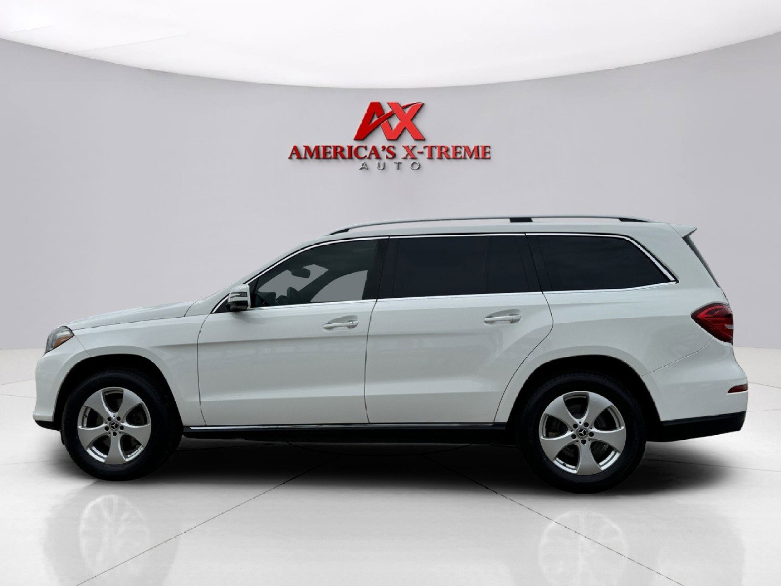 2018 Mercedes Benz GLS 450 photo 2