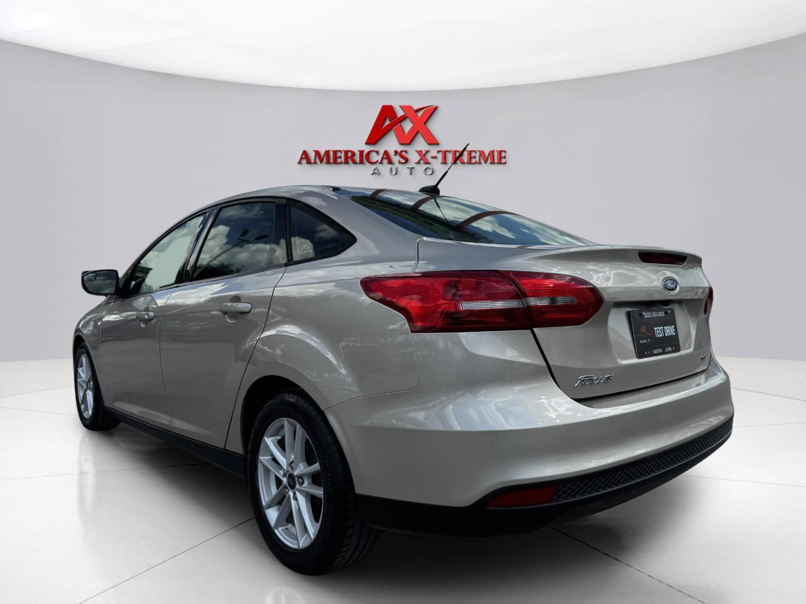 2018 Ford Focus SE photo 3