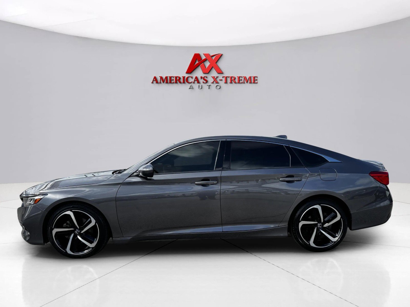 2019 Honda Accord Sport photo 2