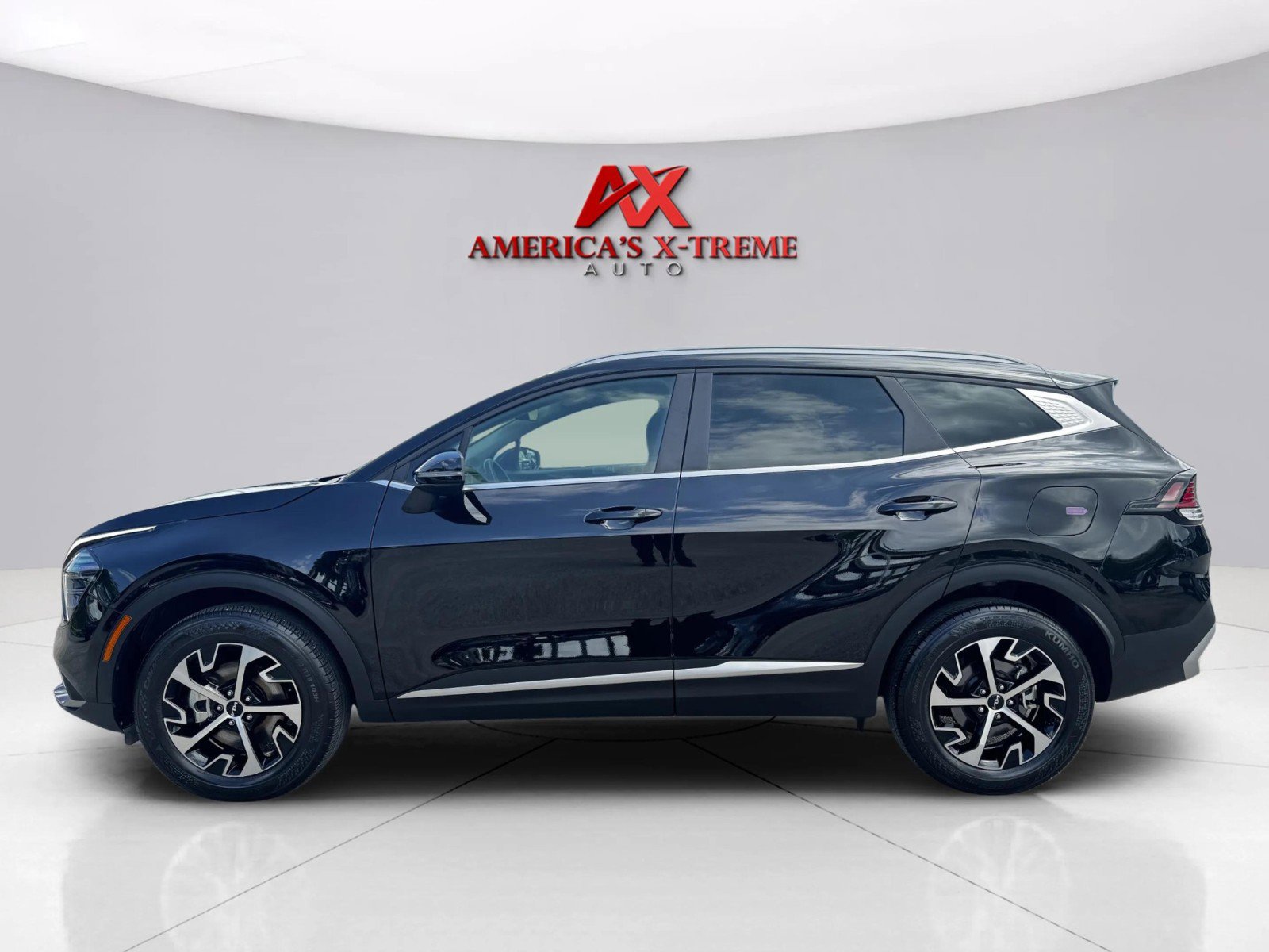 2024 Kia Sportage EX photo 2