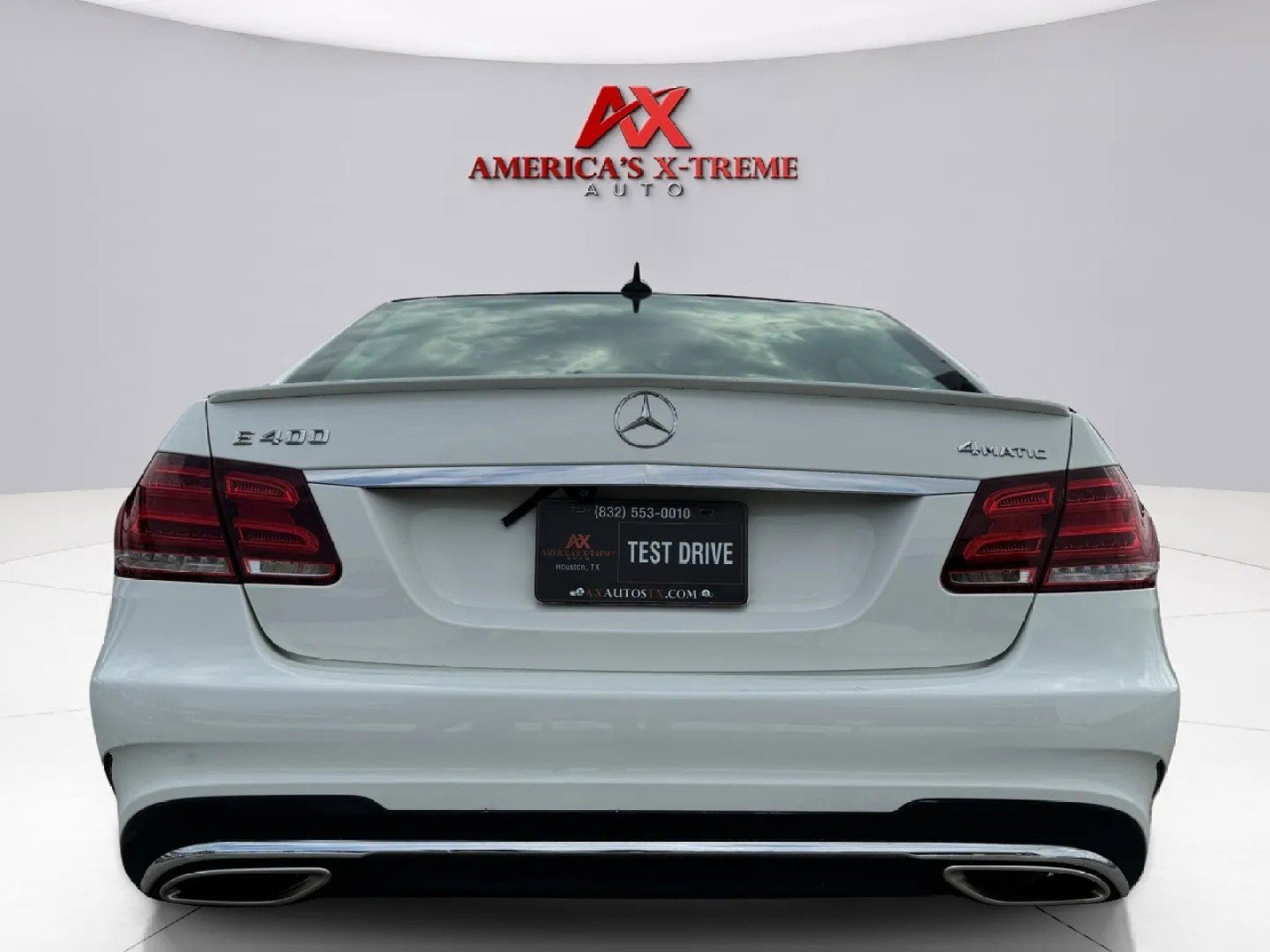 2015 Mercedes Benz E 400 4MATIC photo 4