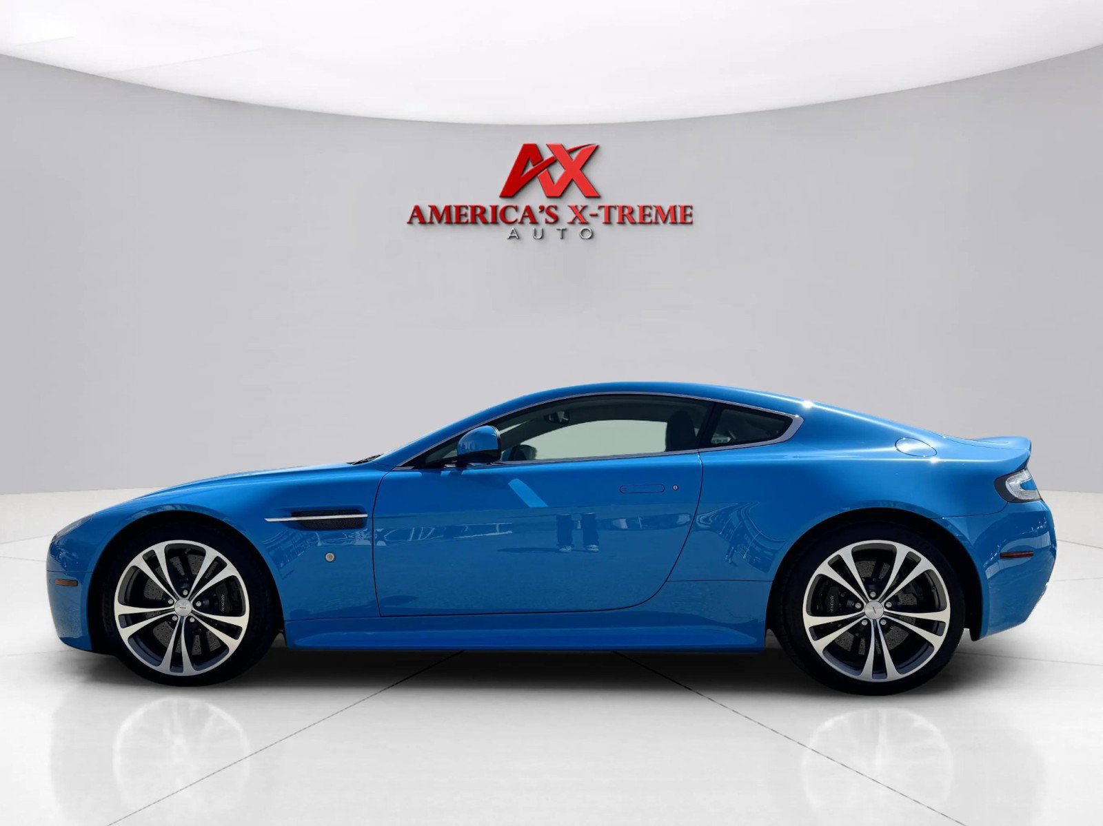 2011 Aston Martin V12 Vantage VH2 photo 2