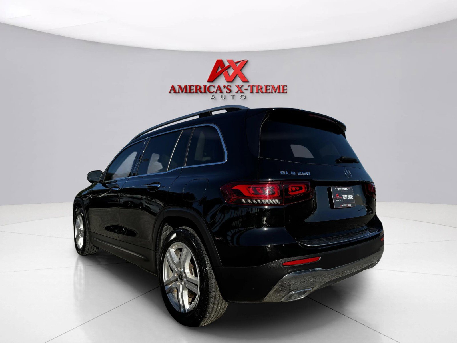 2021 Mercedes Benz GLB 250 photo 3
