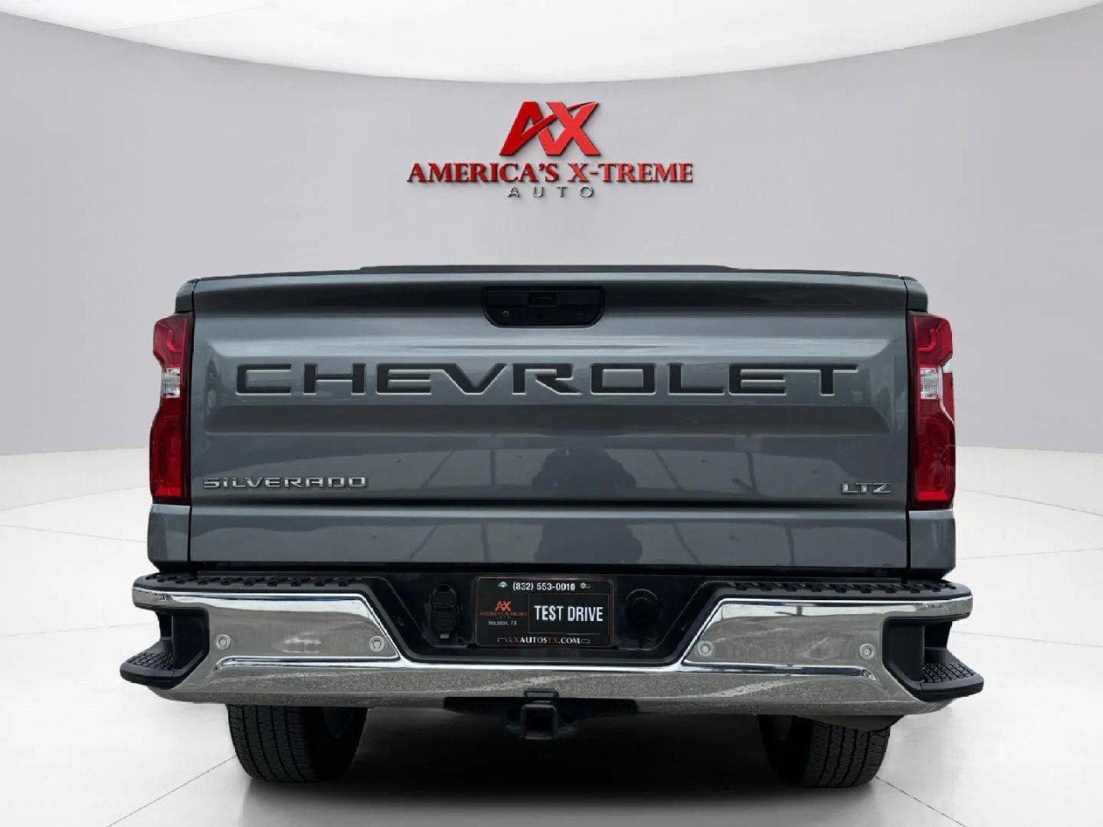 2021 Chevrolet Silverado 1500 LTZ photo 3