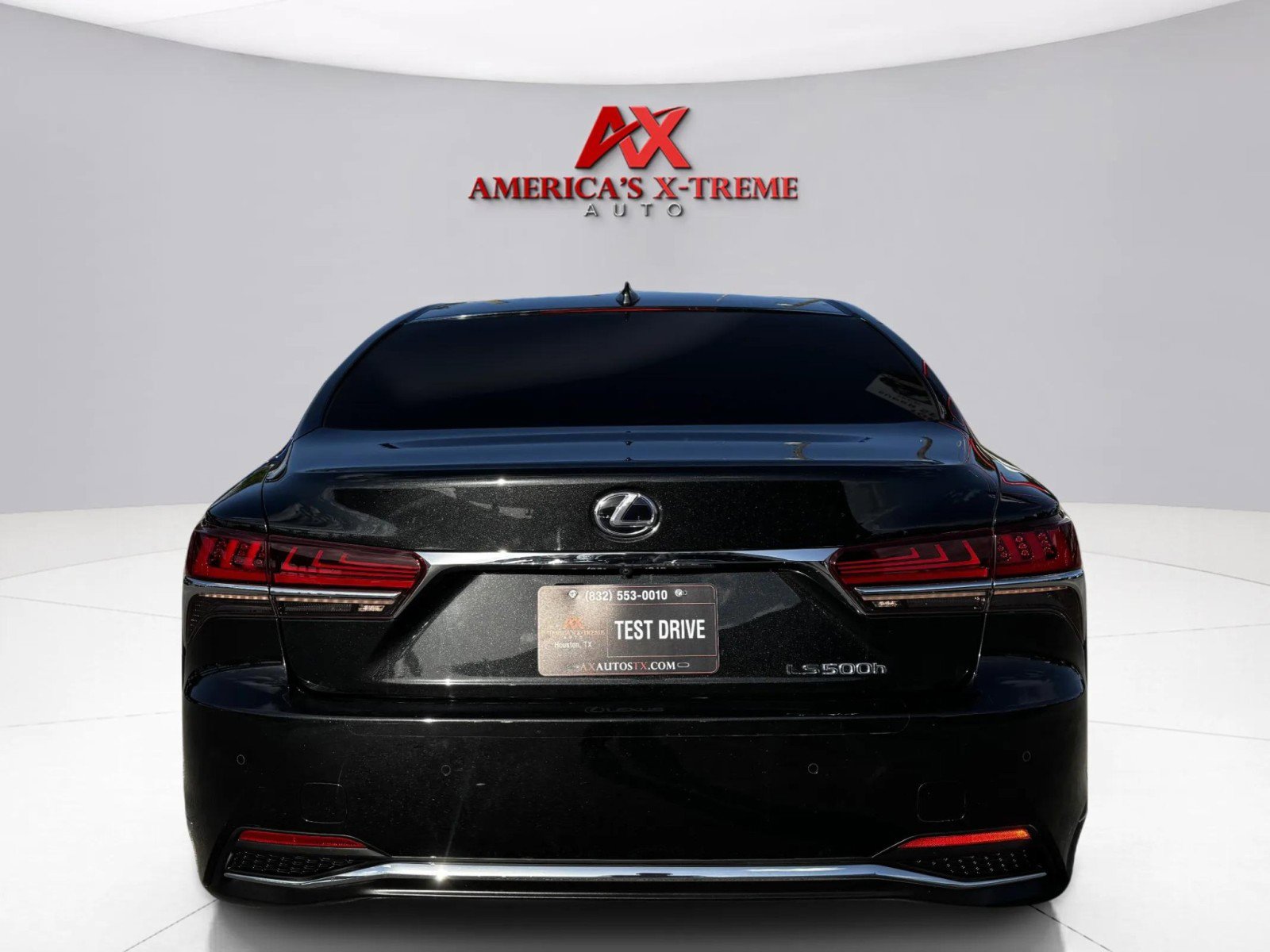 2018 Lexus LS 500h photo 4