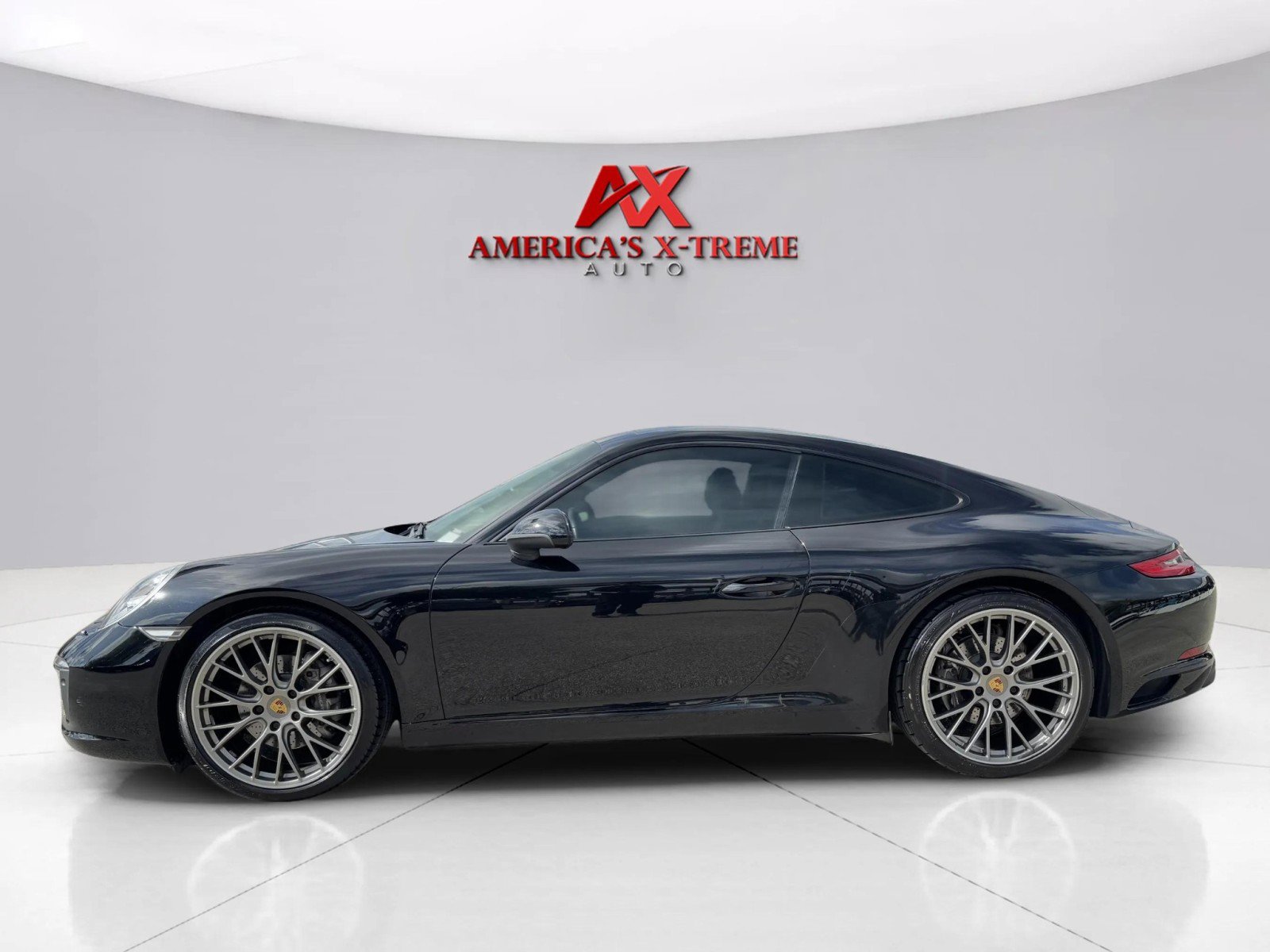 2017 Porsche 911 photo 2