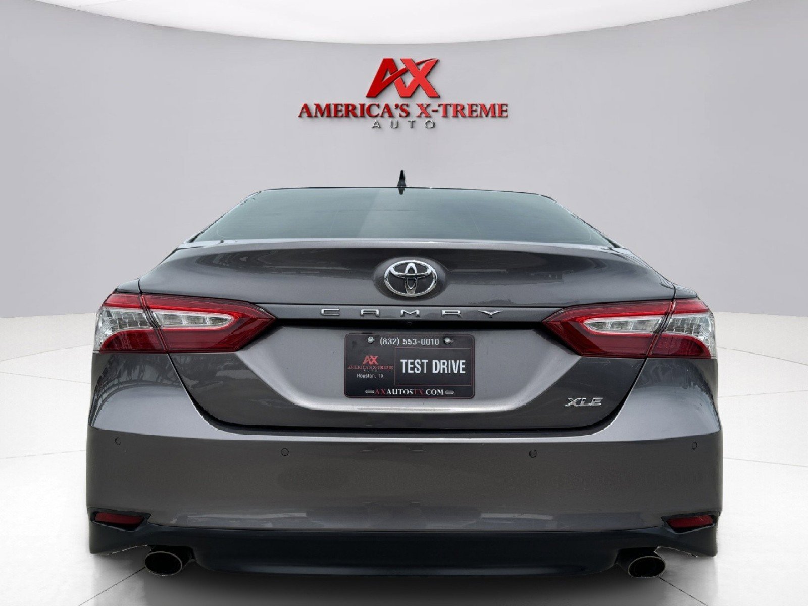 2018 Toyota Camry XLE V6 photo 4