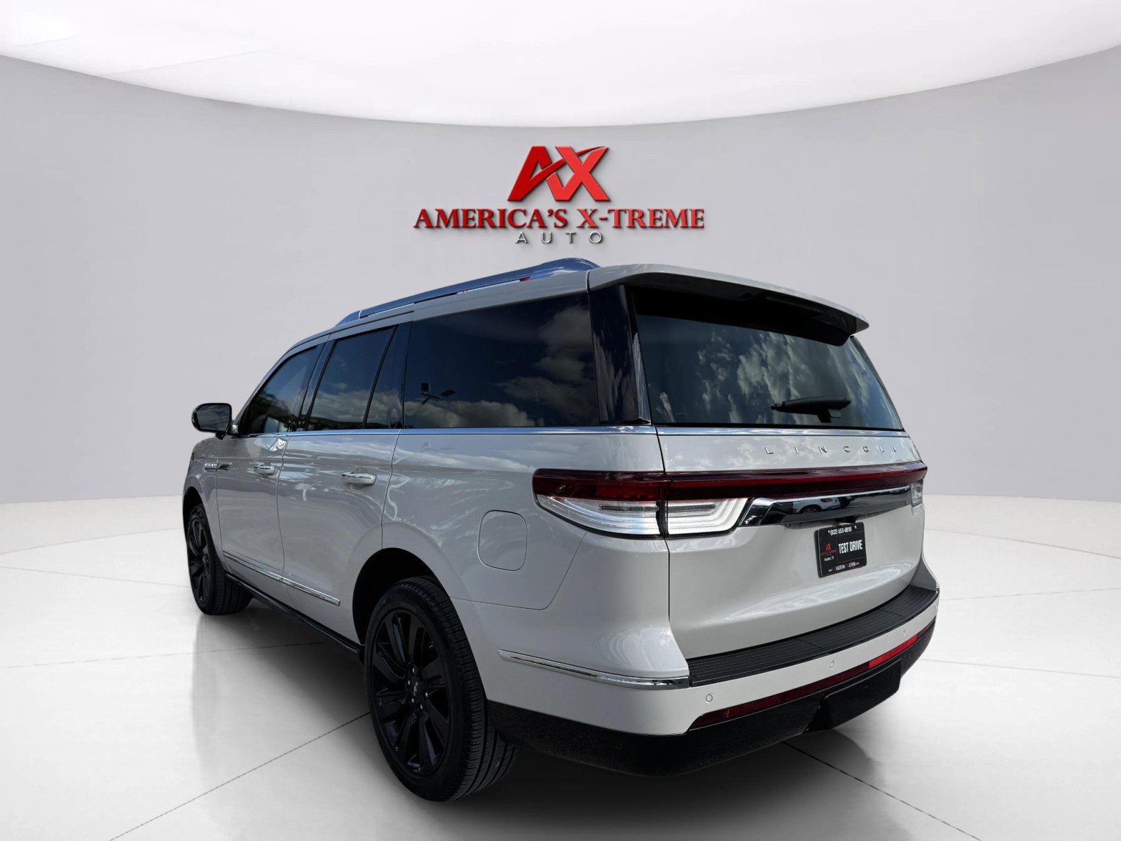 2023 Lincoln Navigator Reserve photo 2
