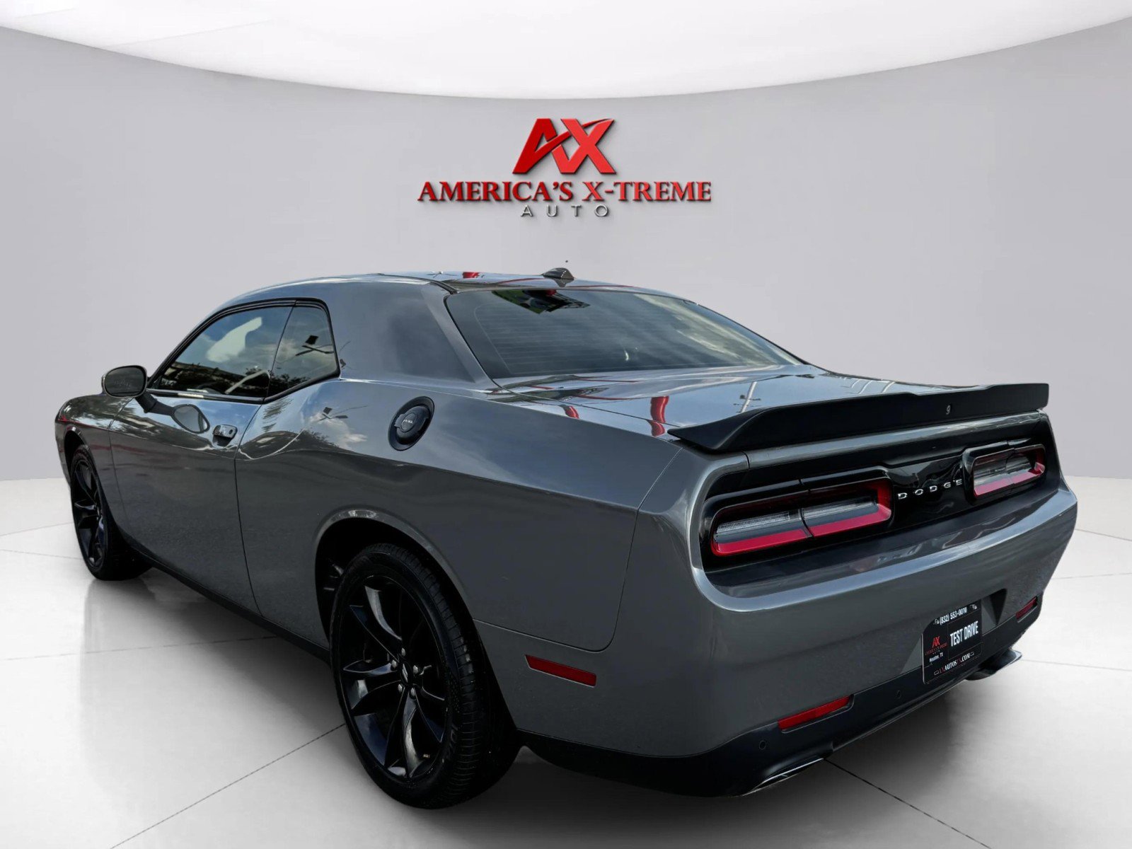 2017 Dodge Challenger SXT Plus photo 3
