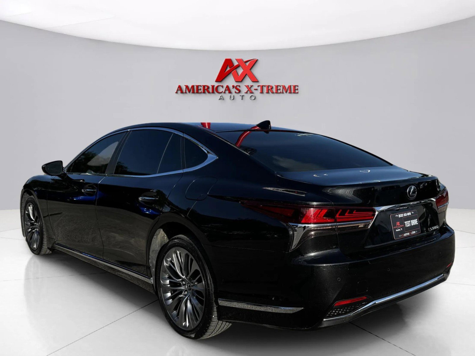 2018 Lexus LS 500h photo 3