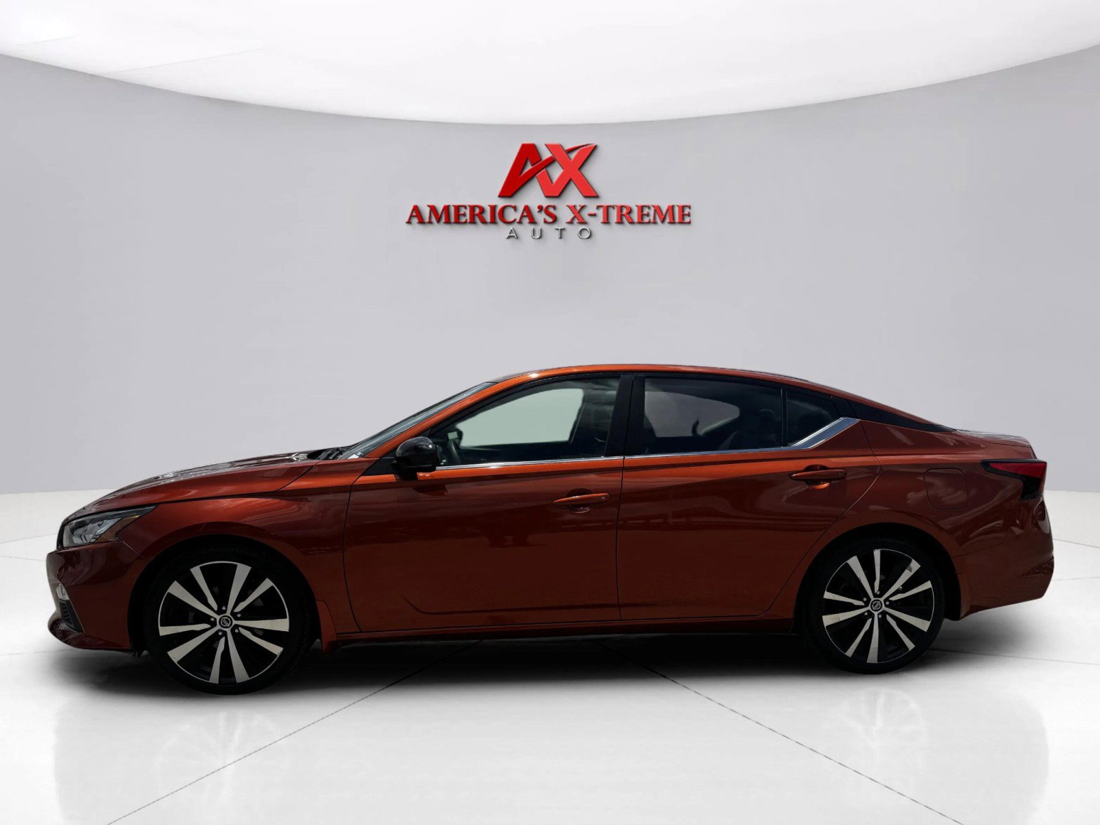 2019 Nissan Altima 2.5 SR photo 2
