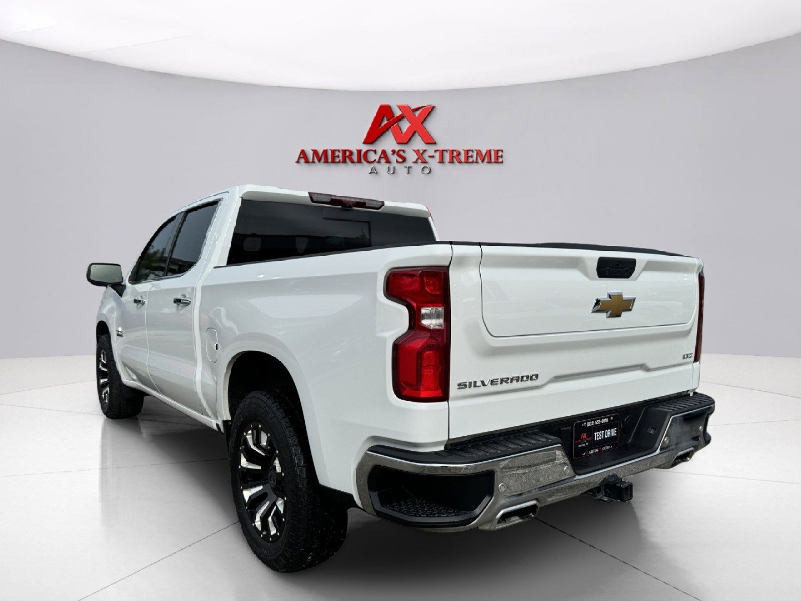 2022 Chevrolet Silverado 1500 LTZ photo 3