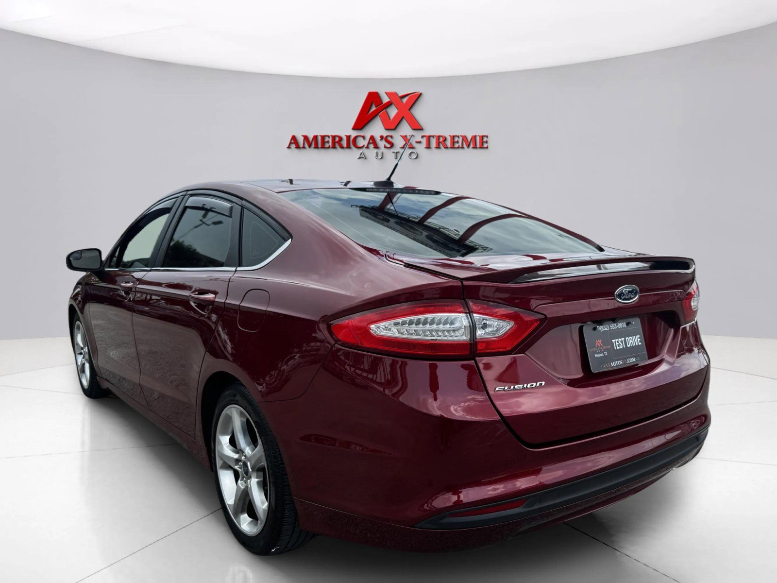 2016 Ford Fusion S photo 3