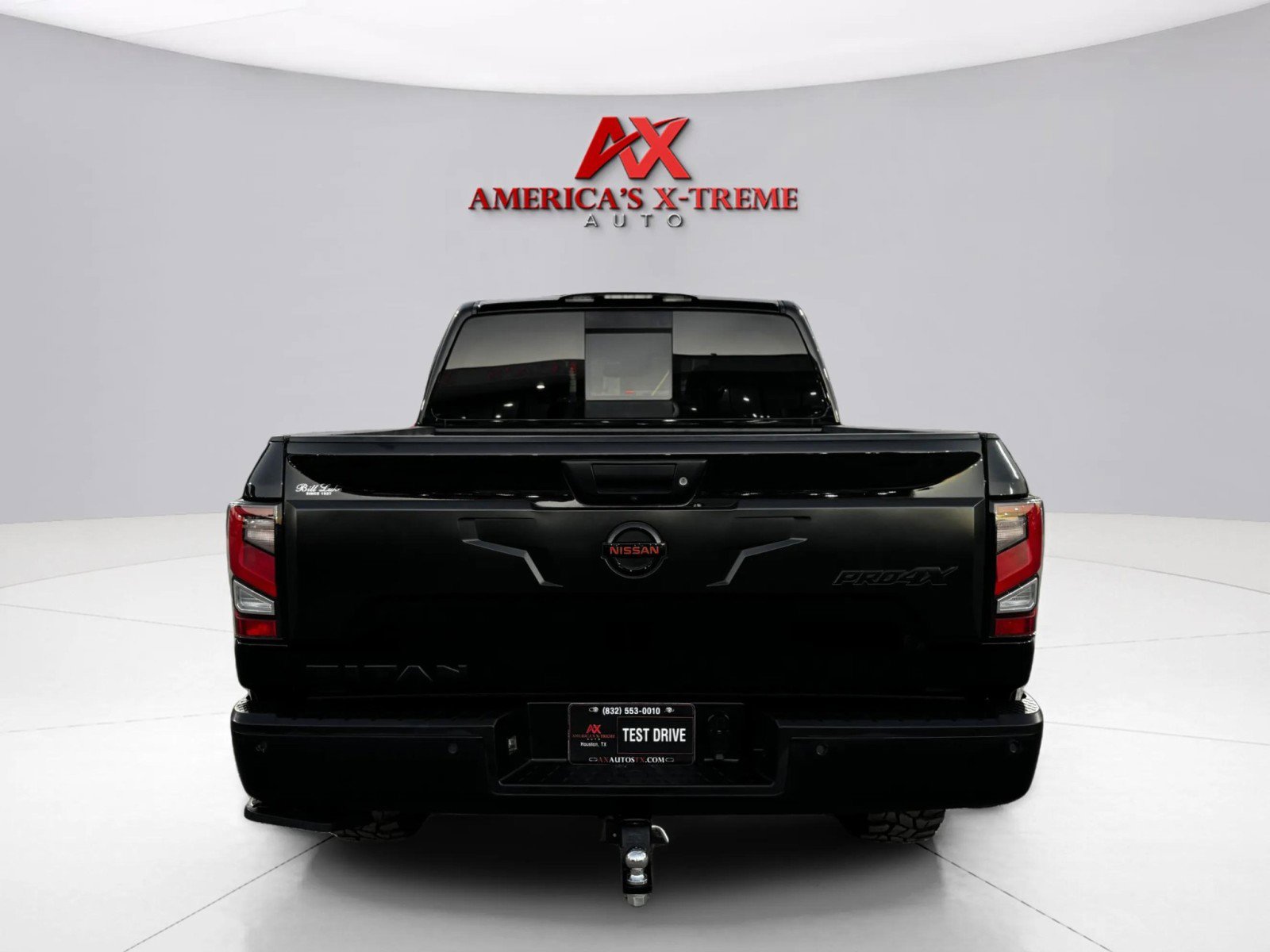 2021 Nissan Titan PRO-4X photo 3
