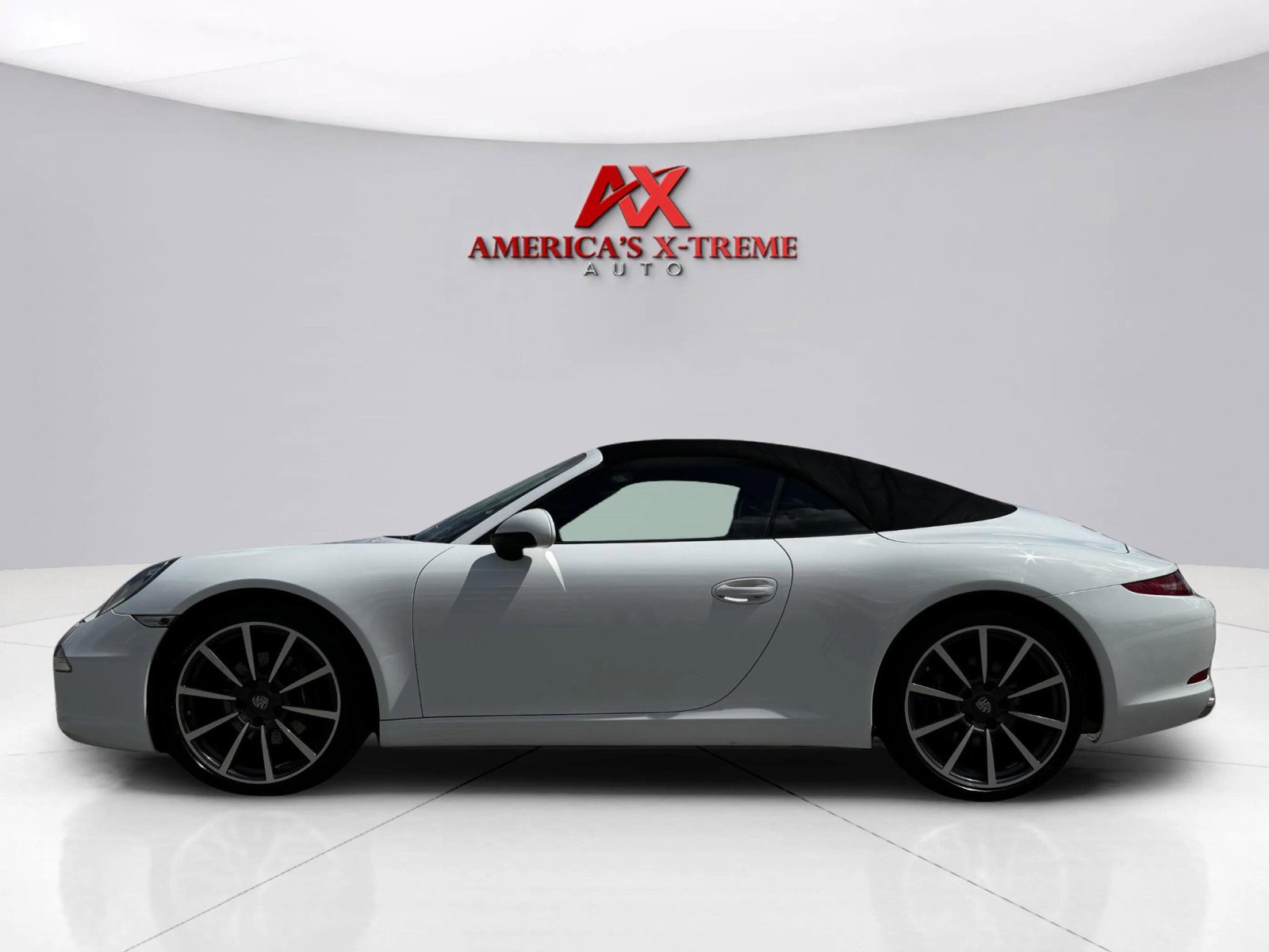 2015 Porsche 911 Cabriolet photo 2