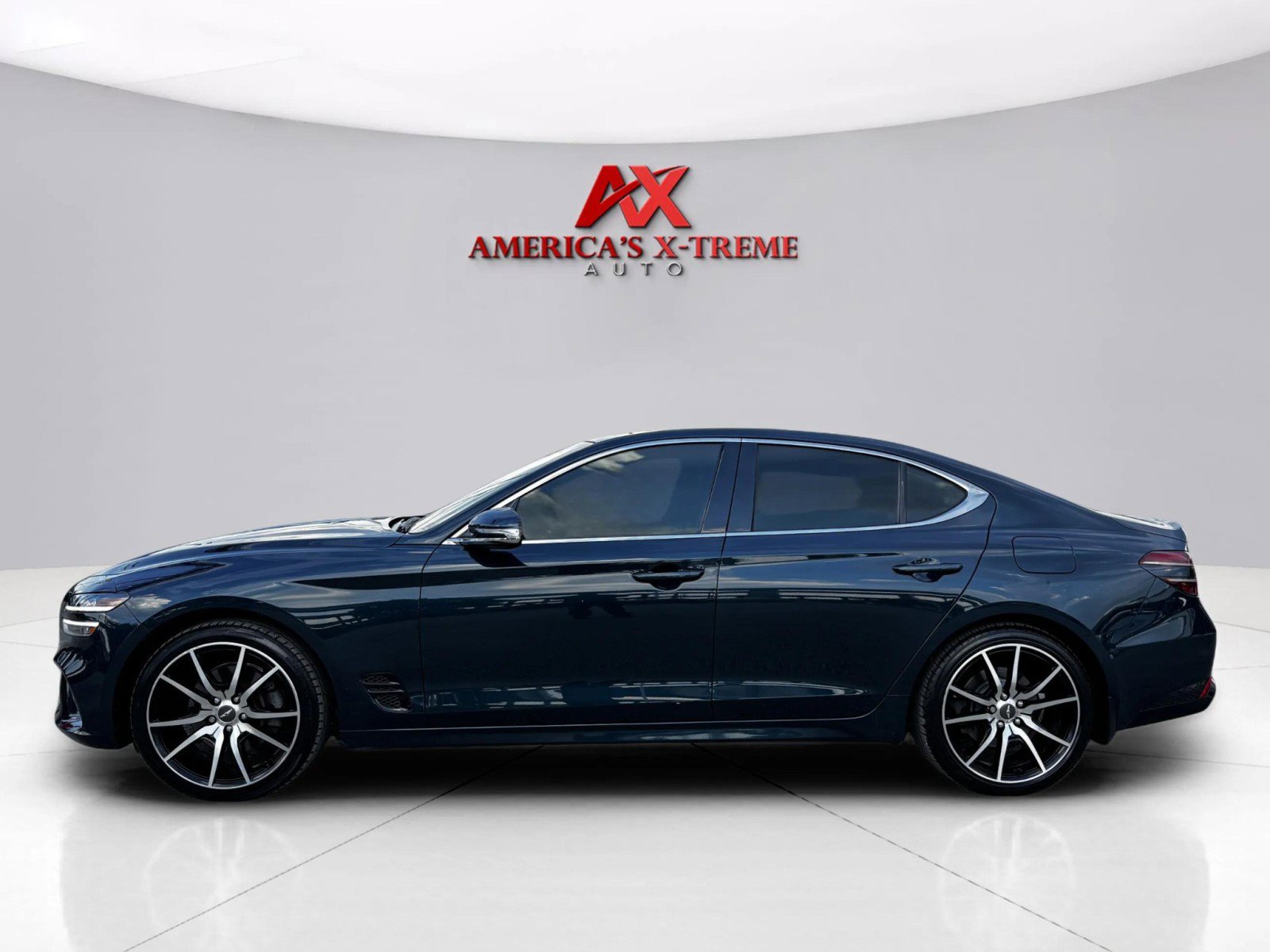 2022 Genesis G70 2.0T photo 2