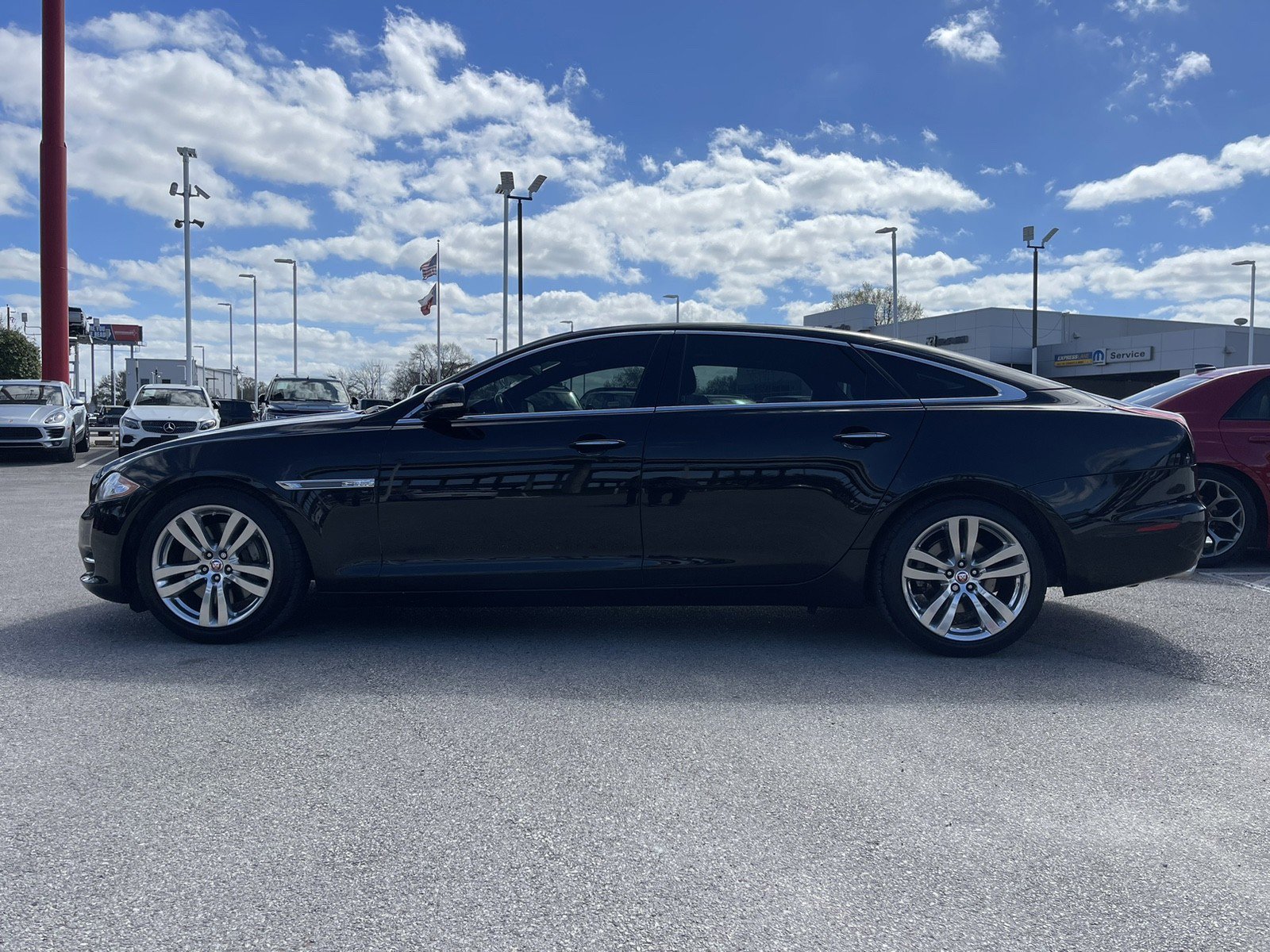 2015 Jaguar XJ photo 2