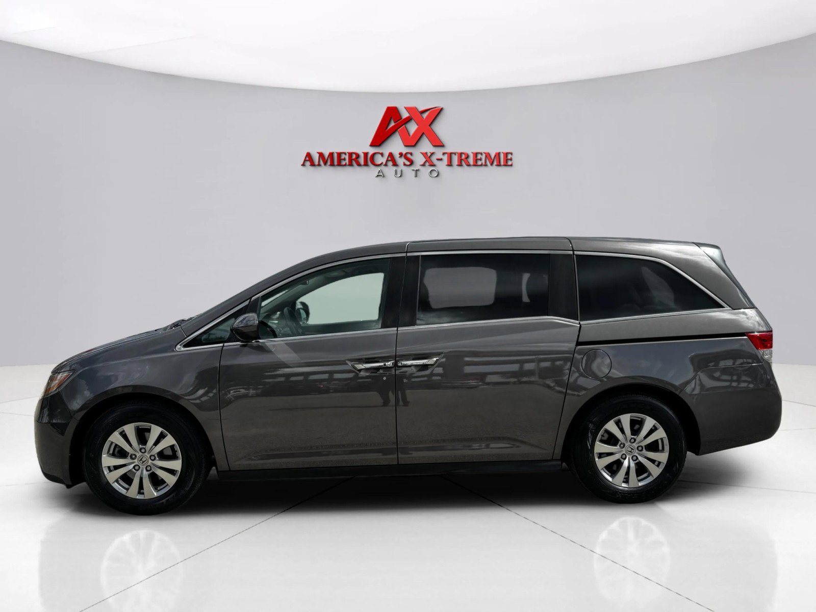 2016 Honda Odyssey EX photo 2