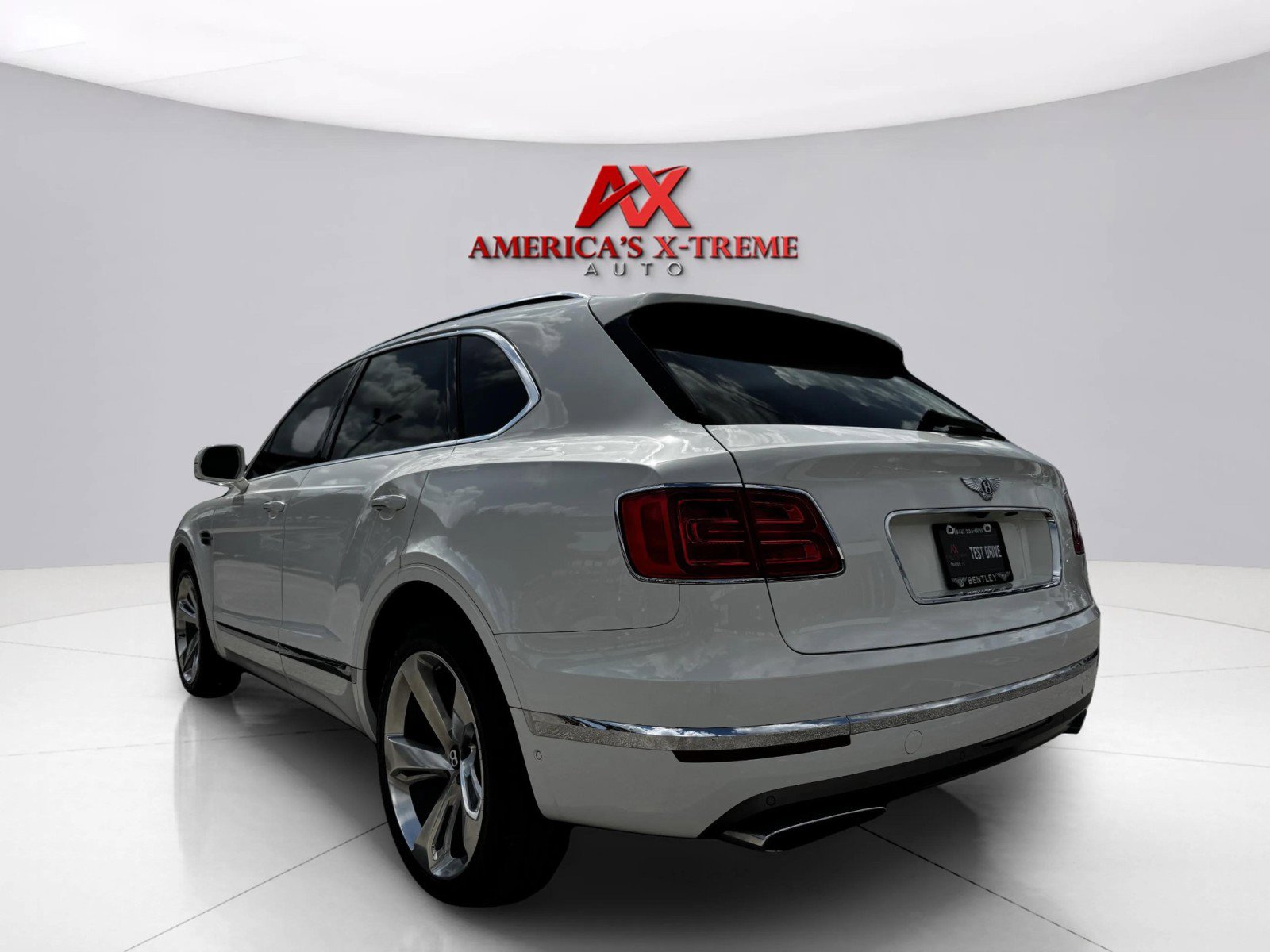 2017 Bentley Bentayga W12 photo 2