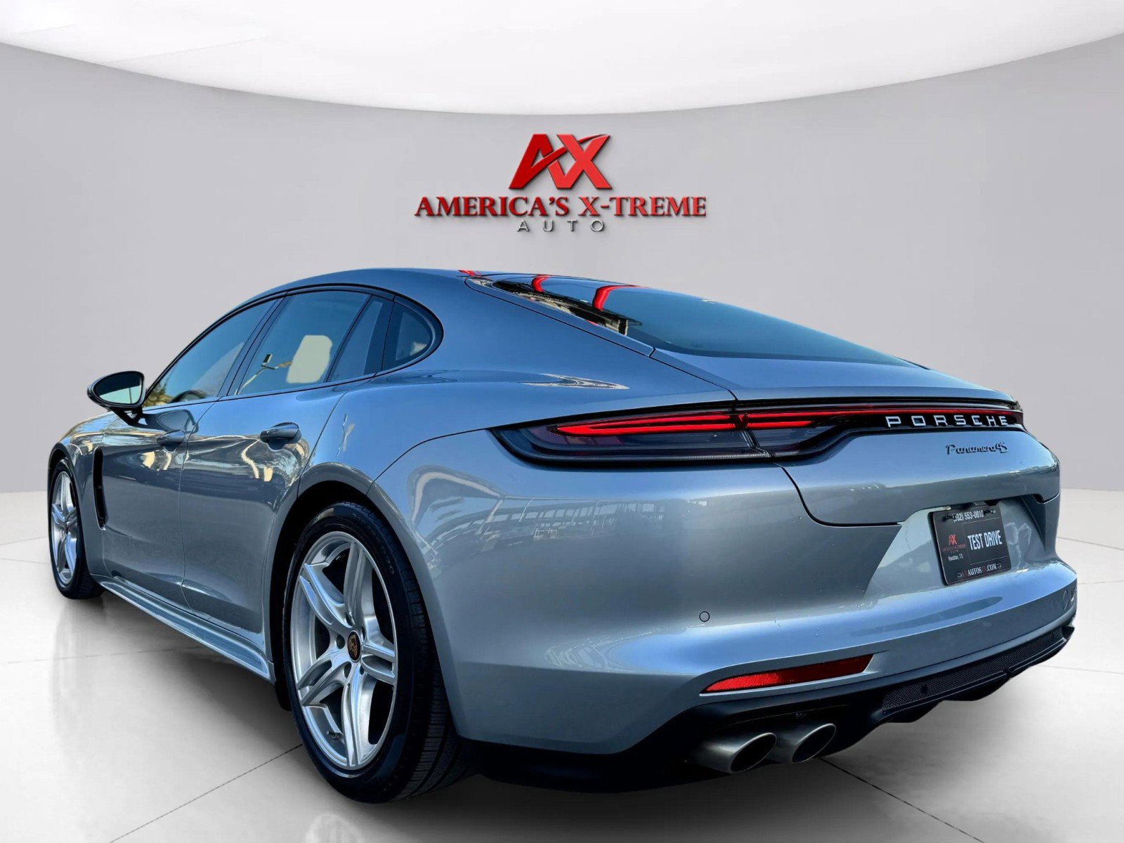 2021 Porsche Panamera 4S photo 3