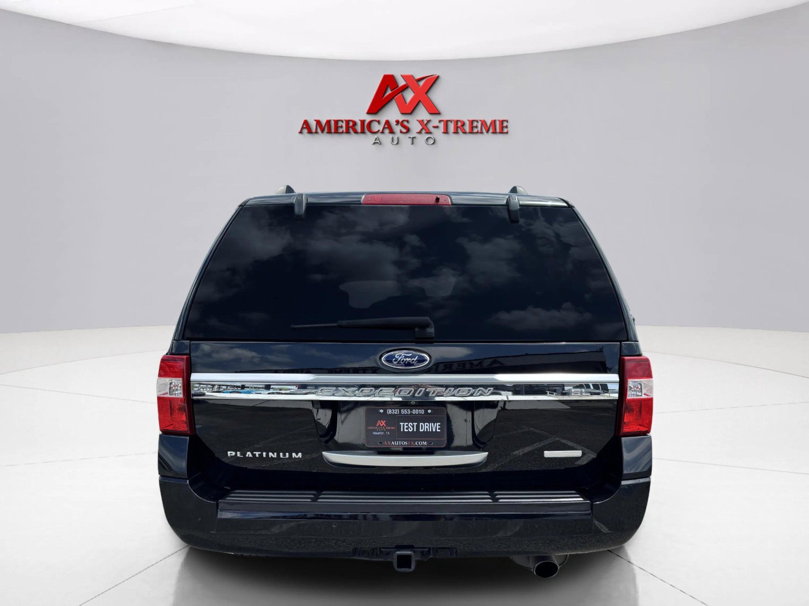 2016 Ford Expedition EL Platinum photo 4