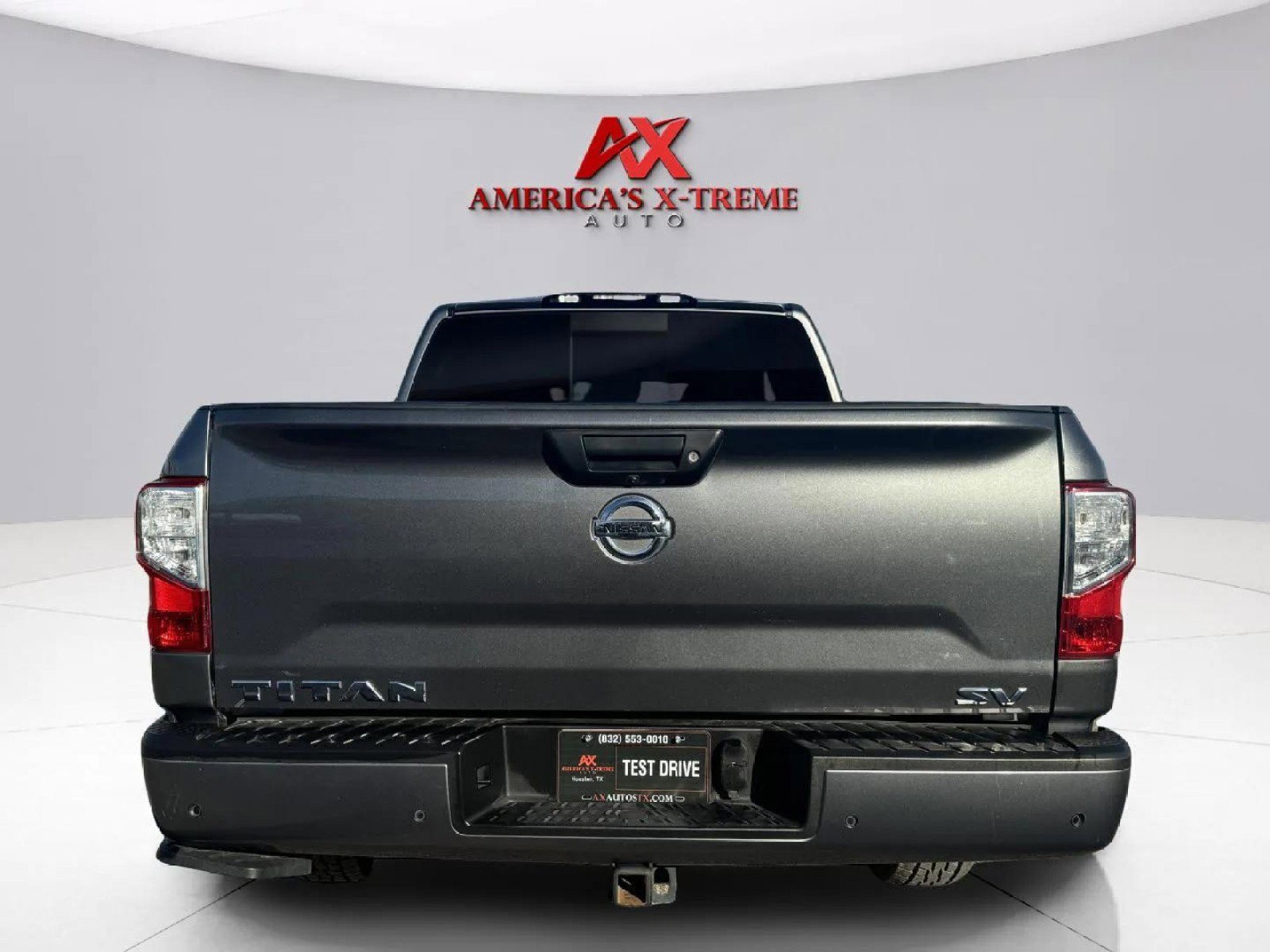 2020 Nissan Titan SV photo 4
