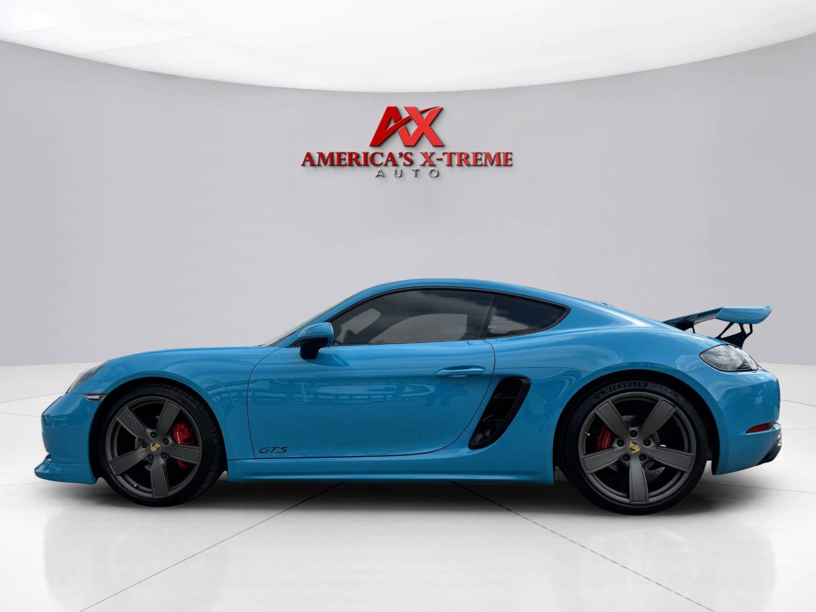 2018 Porsche Cayman Base S photo 2