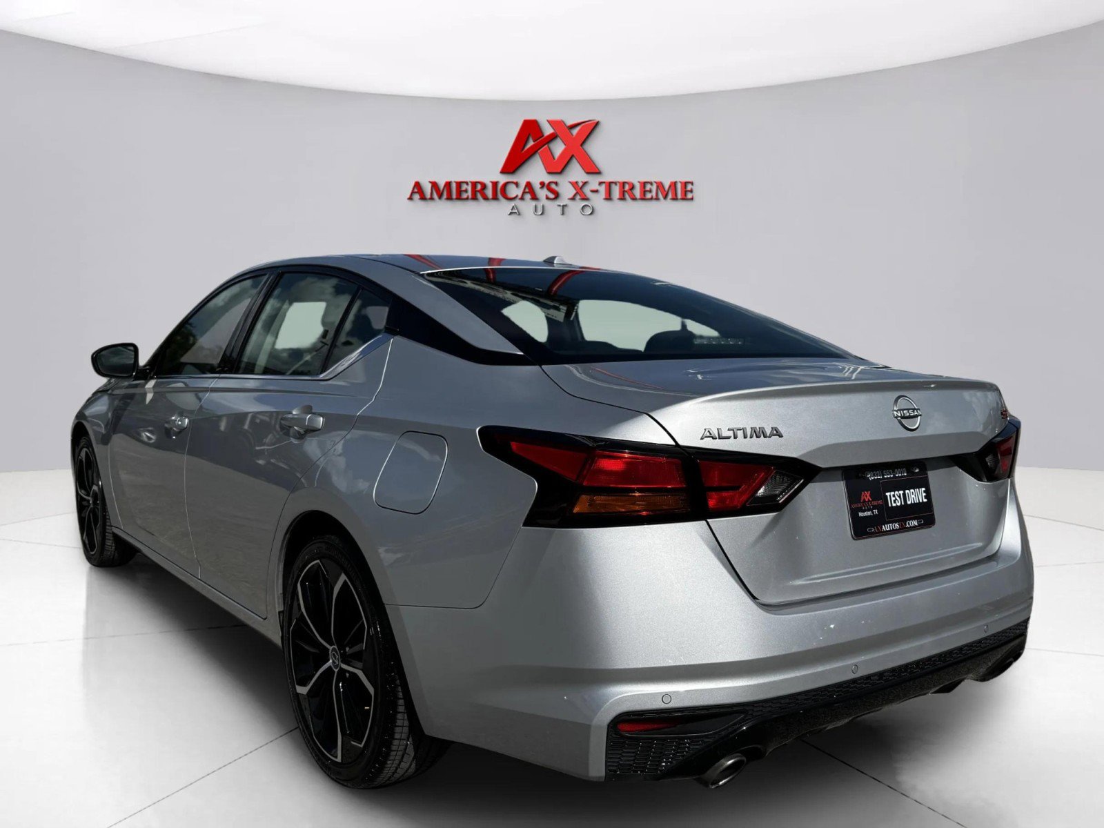 2024 Nissan Altima 2.5 SR photo 3