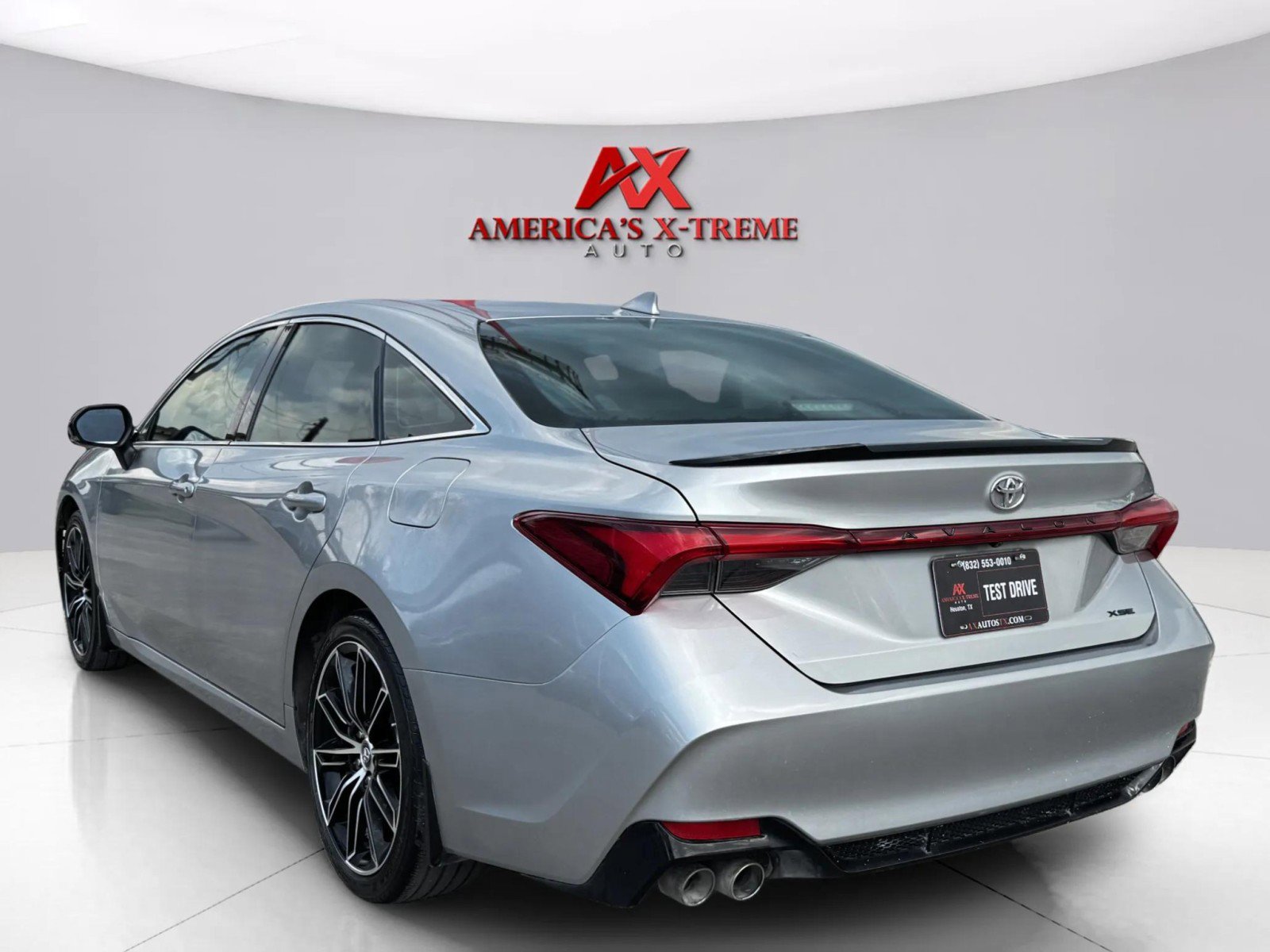 2019 Toyota Avalon XSE photo 3