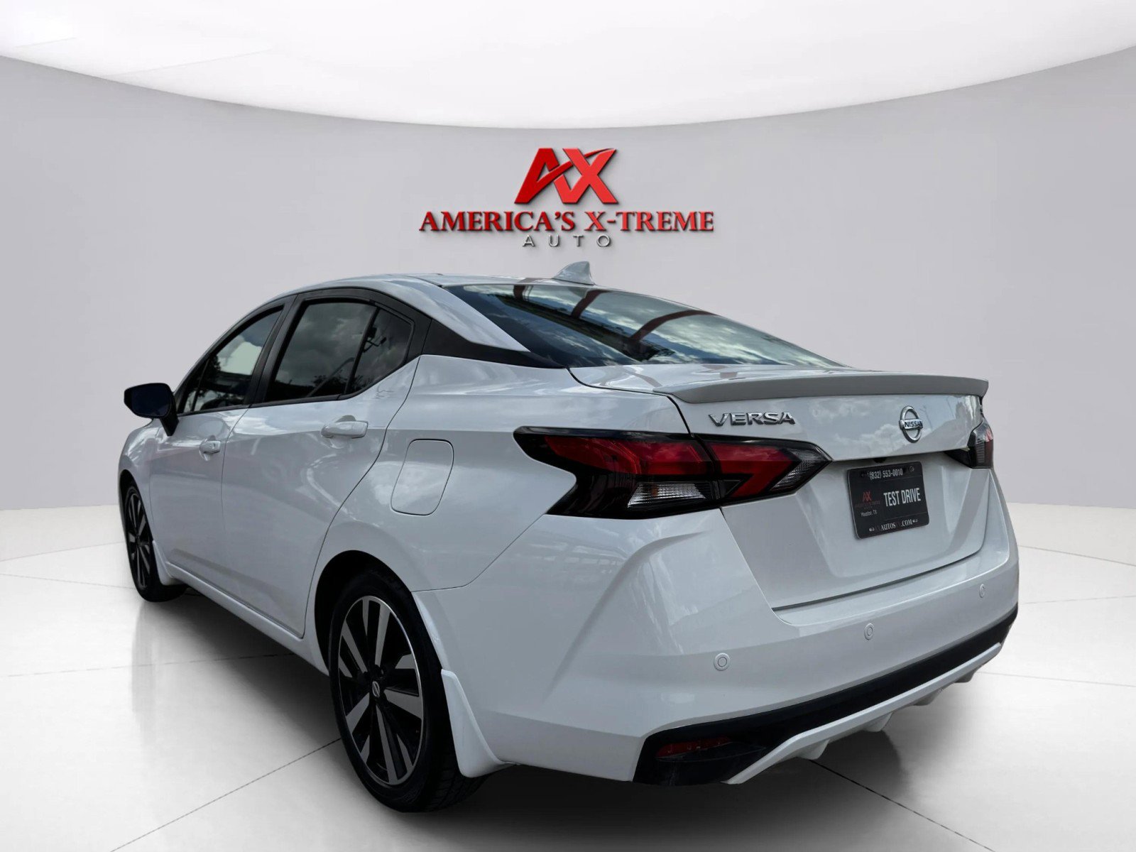 2021 Nissan Versa 1.6 SR photo 3