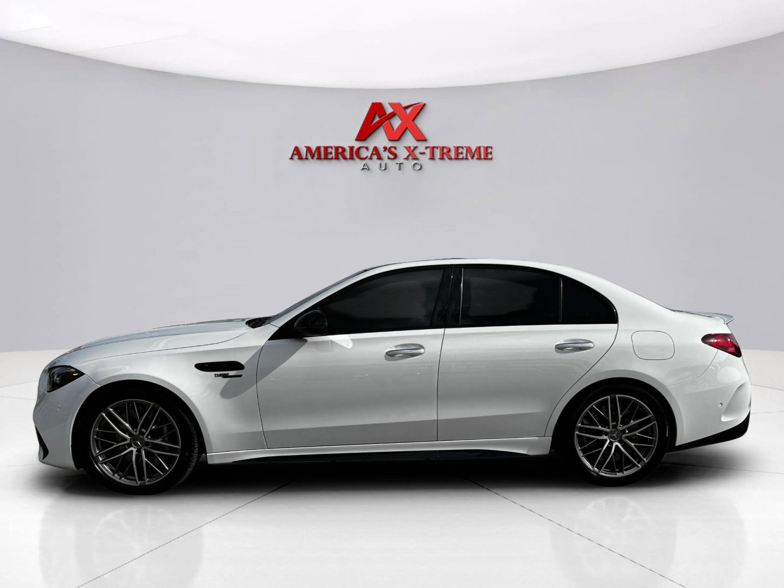 2024 Mercedes Benz C AMG 63 S E PERFORMANCE photo 2
