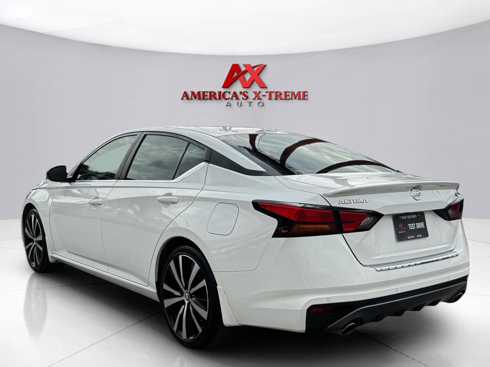2021 Nissan Altima 2.5 SR photo 3