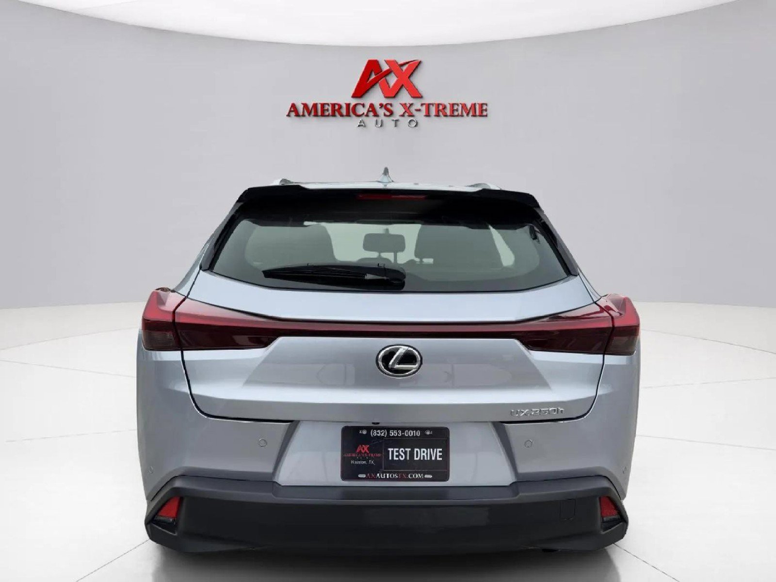 2023 Lexus UX 250h Premium photo 4