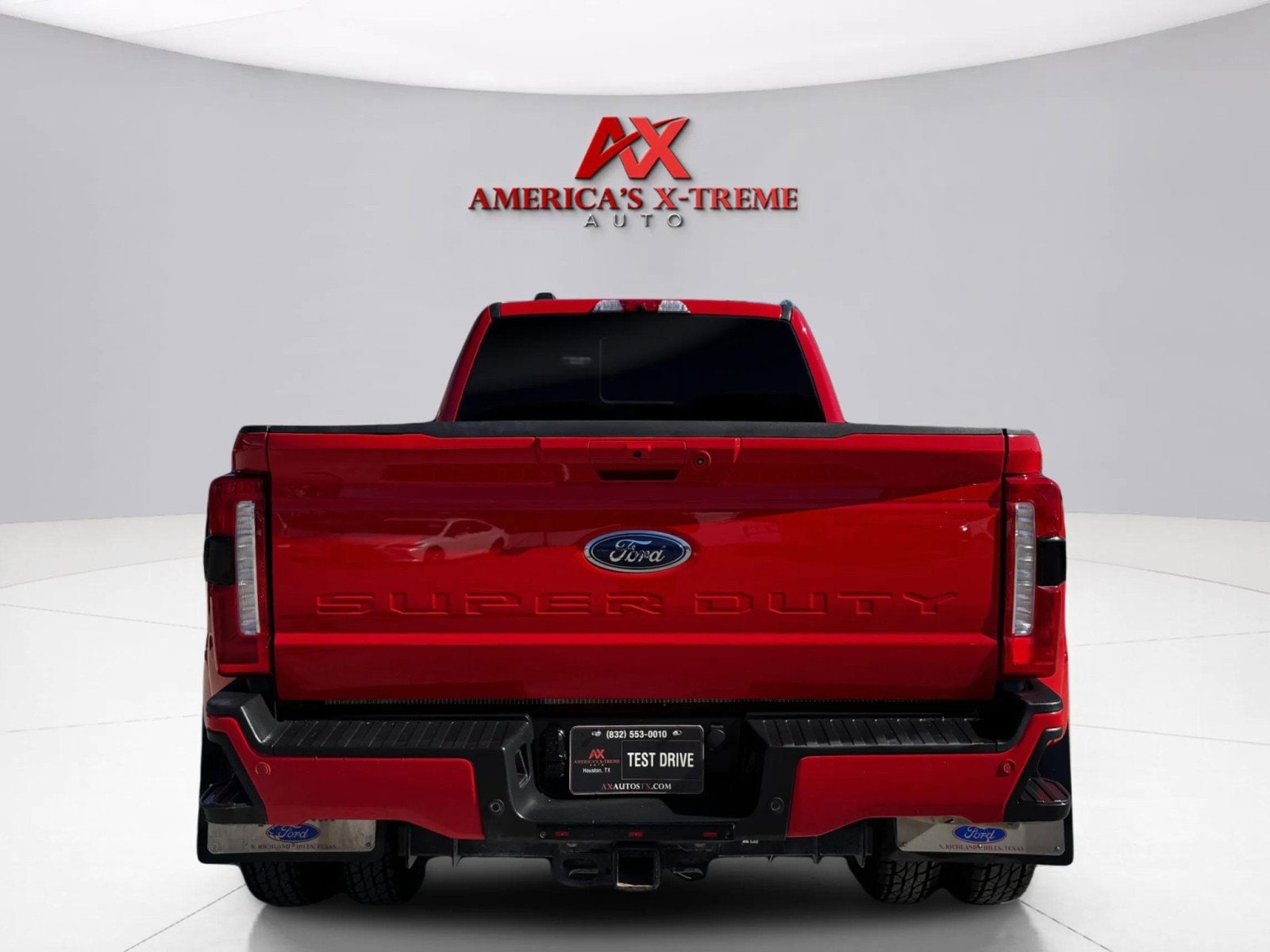 2023 Ford F-350 Lariat photo 2