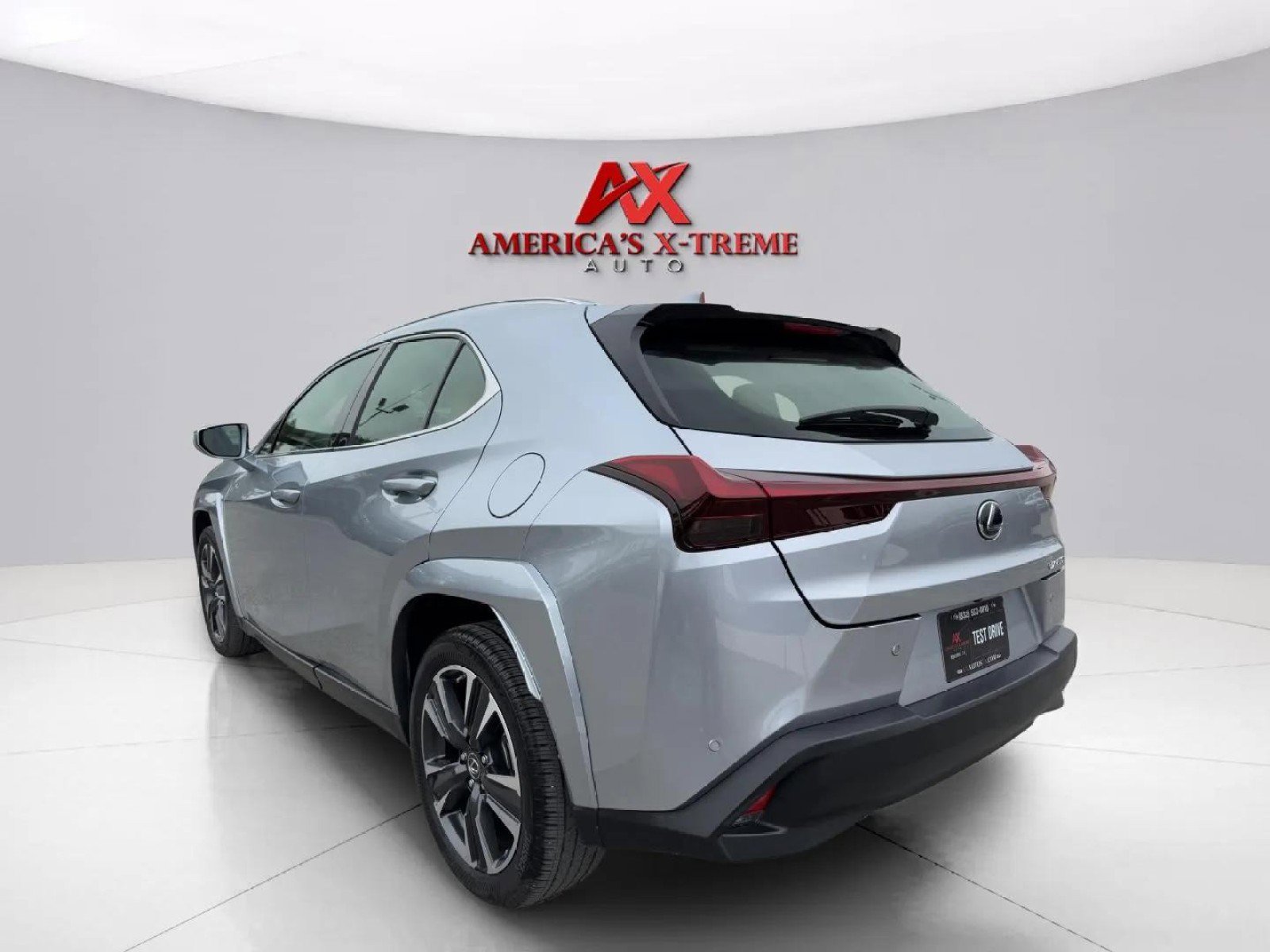 2023 Lexus UX 250h Premium photo 3