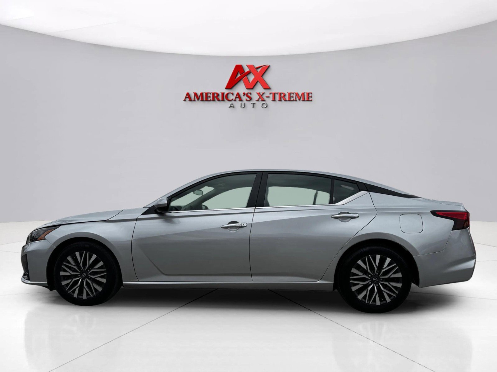 2023 Nissan Altima 2.5 SV photo 2