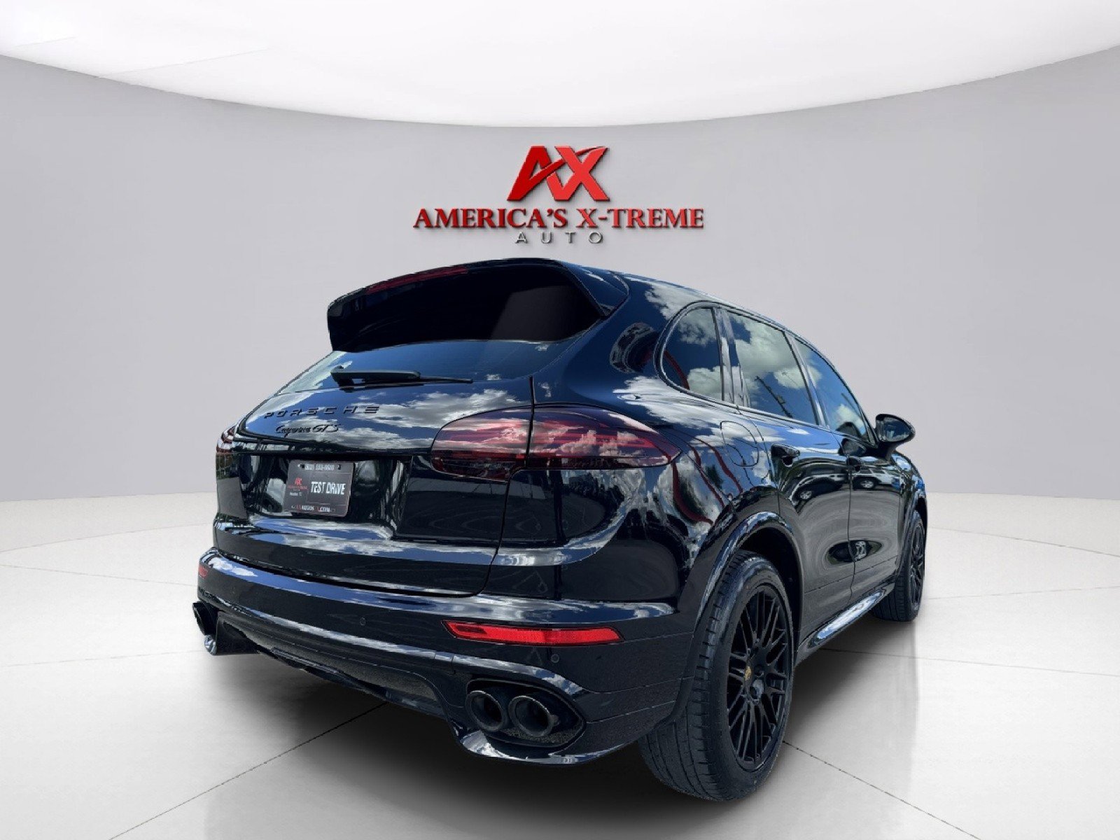2017 Porsche Cayenne GTS photo 4