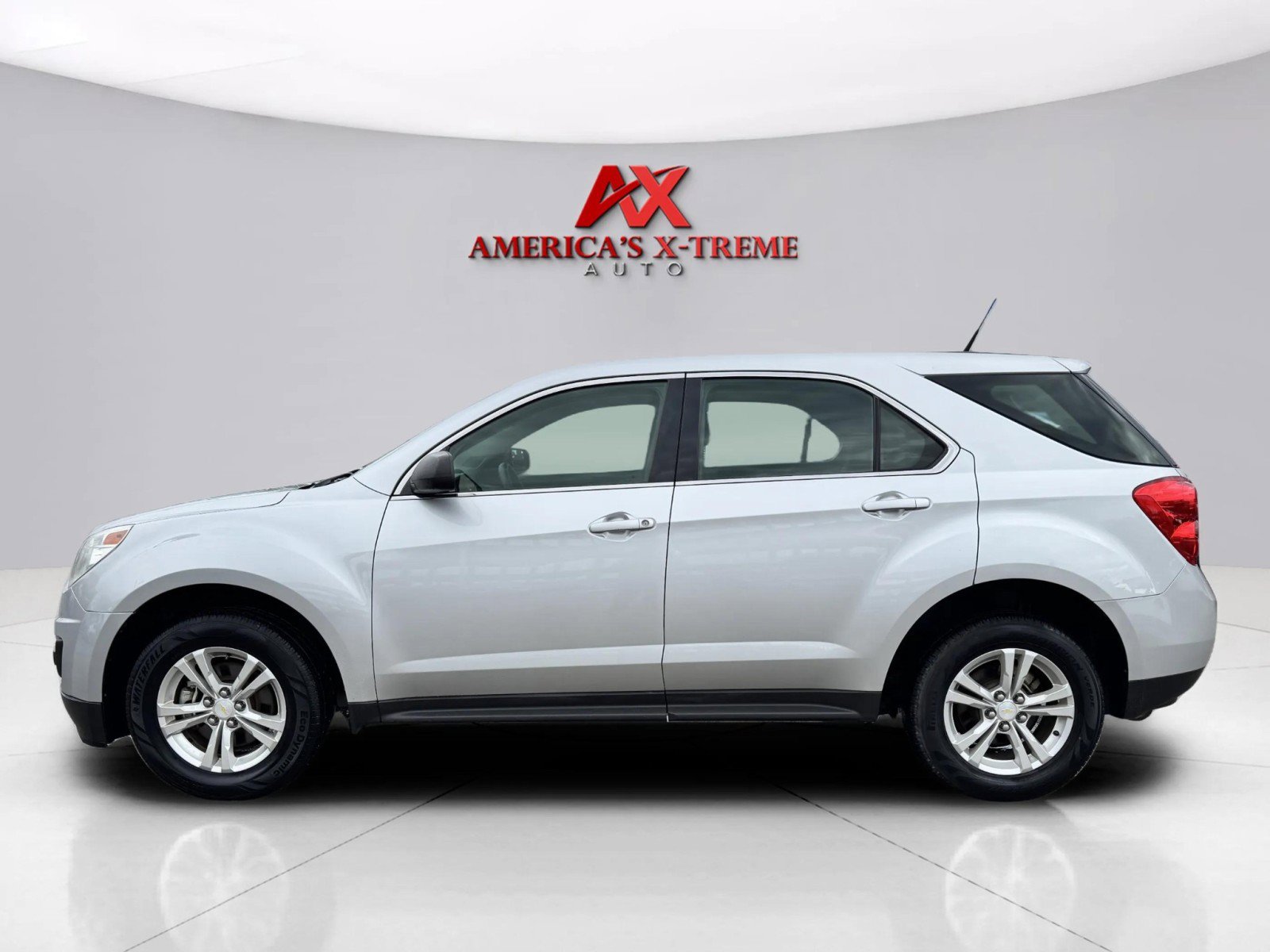2013 Chevrolet Equinox LS photo 2