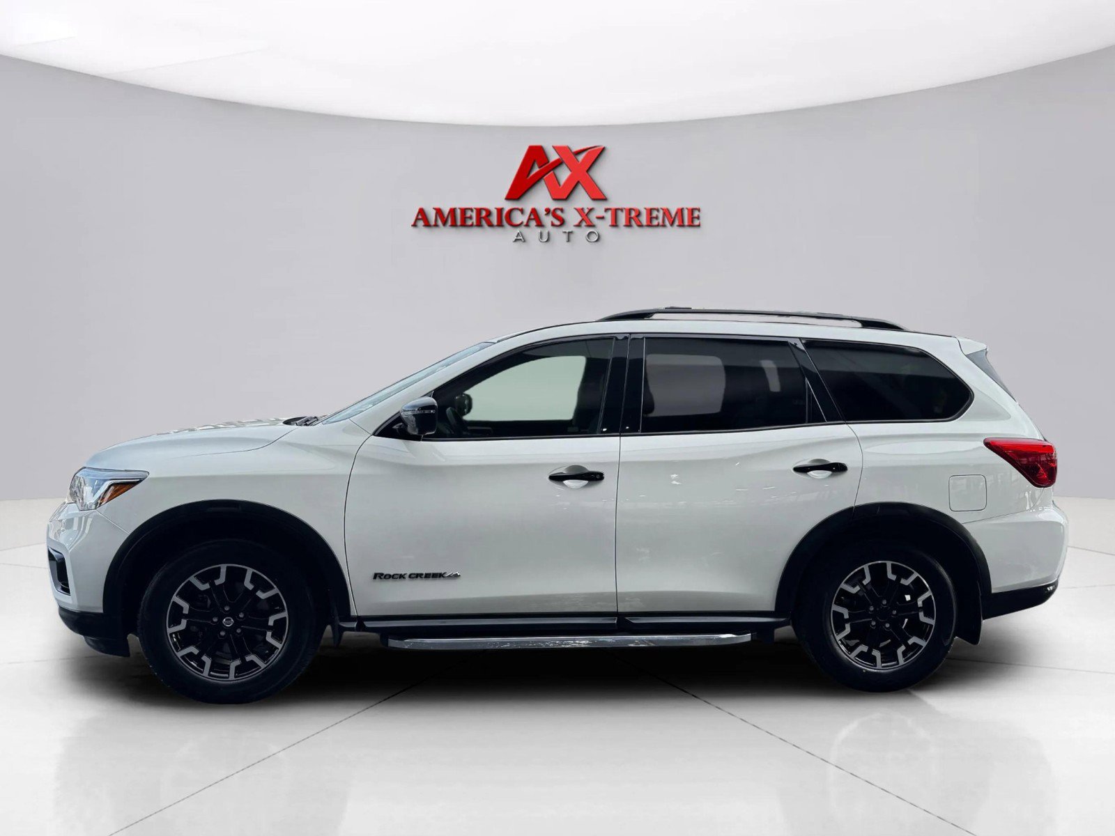 2020 Nissan Pathfinder SL Rock Creek photo 2